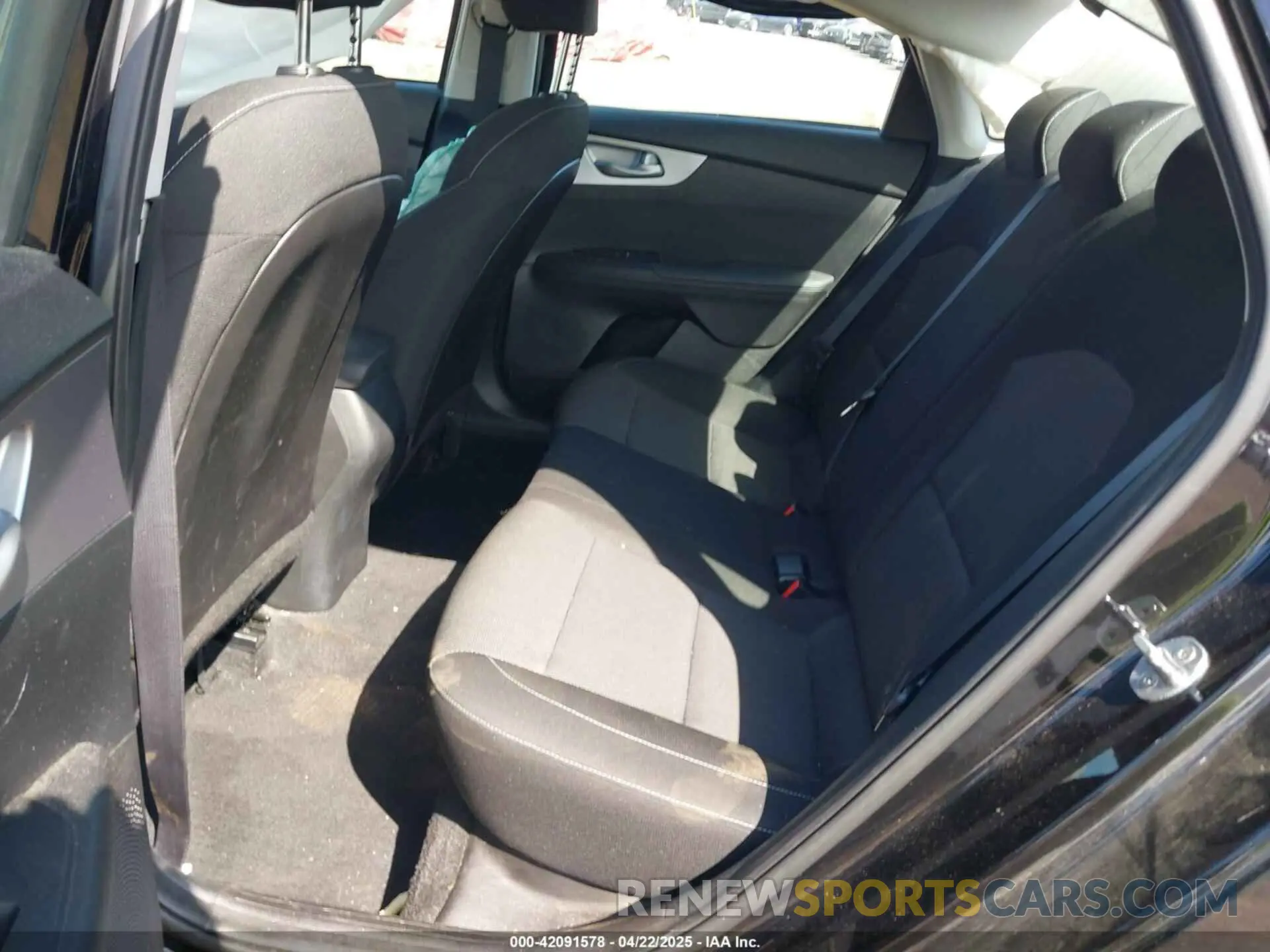 8 Фотография поврежденного автомобиля 3KPF24AD6NE474949 KIA FORTE 2022