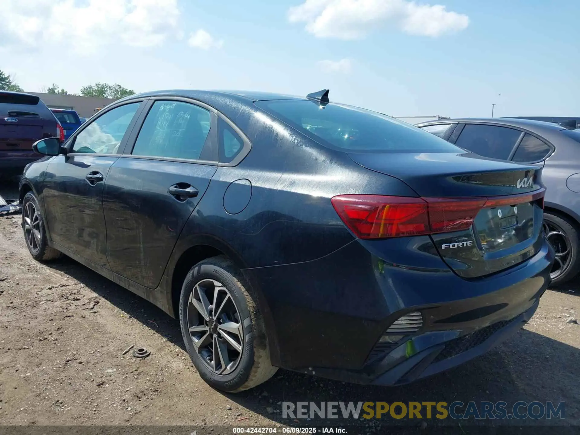 3 Photograph of a damaged car 3KPF24AD6NE503723 KIA FORTE 2022