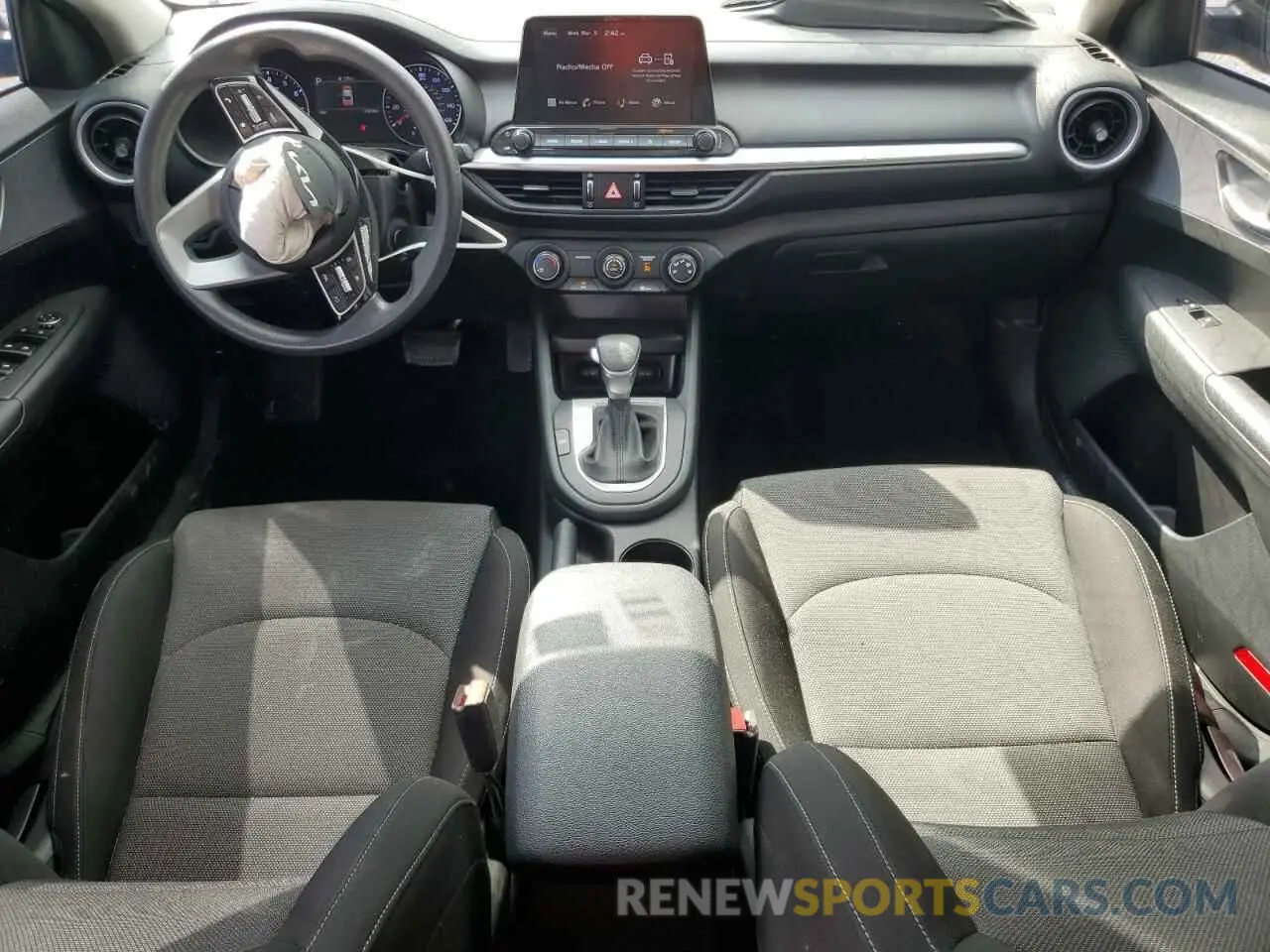 8 Фотография поврежденного автомобиля 3KPF24AD7NE457674 KIA FORTE 2022
