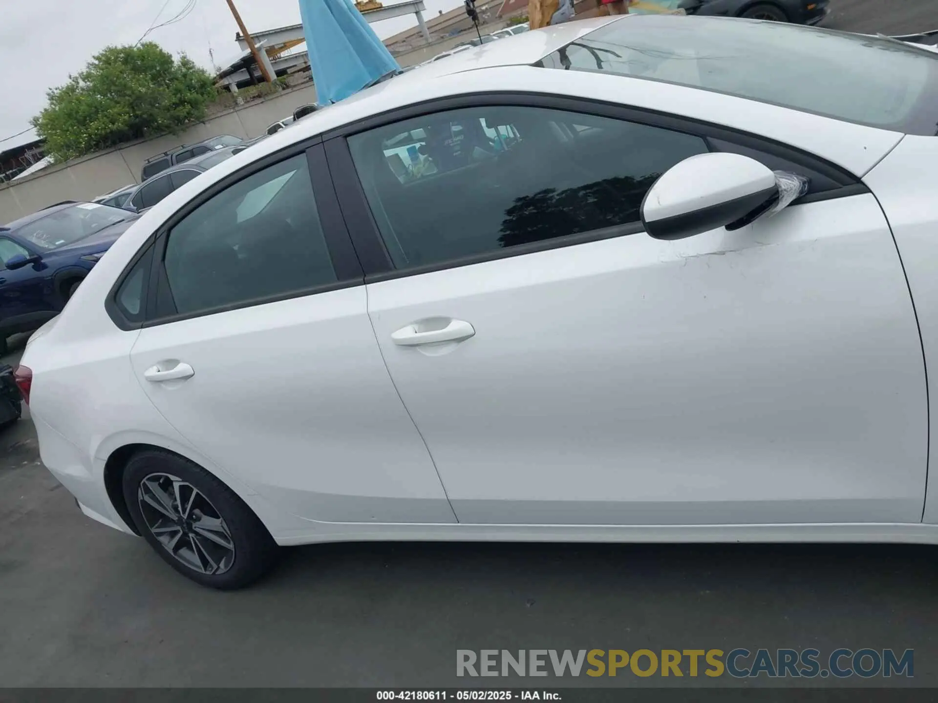 14 Photograph of a damaged car 3KPF24AD7NE487564 KIA FORTE 2022