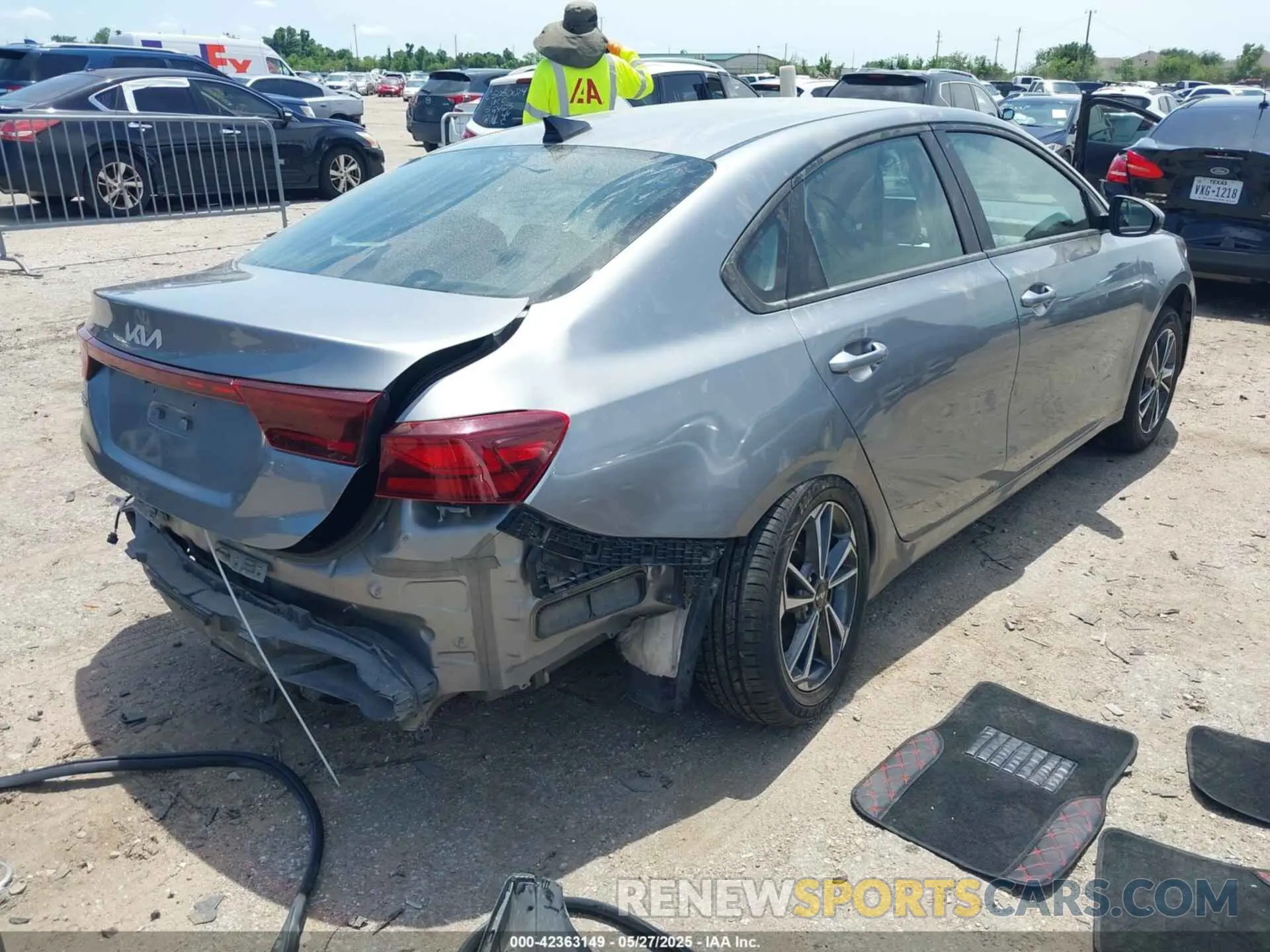 4 Photograph of a damaged car 3KPF24AD8NE426465 KIA FORTE 2022