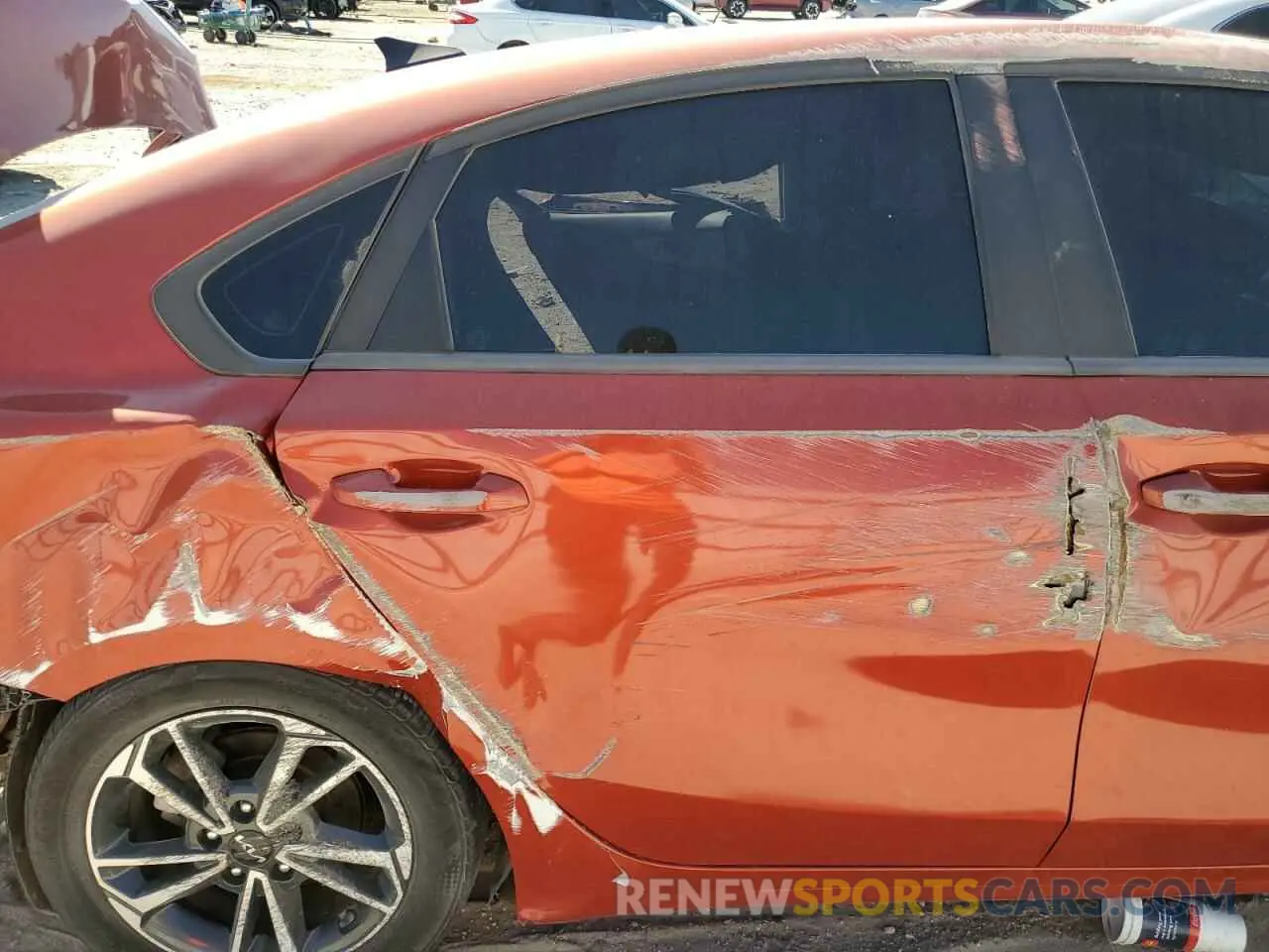 10 Photograph of a damaged car 3KPF24AD8NE457392 KIA FORTE 2022