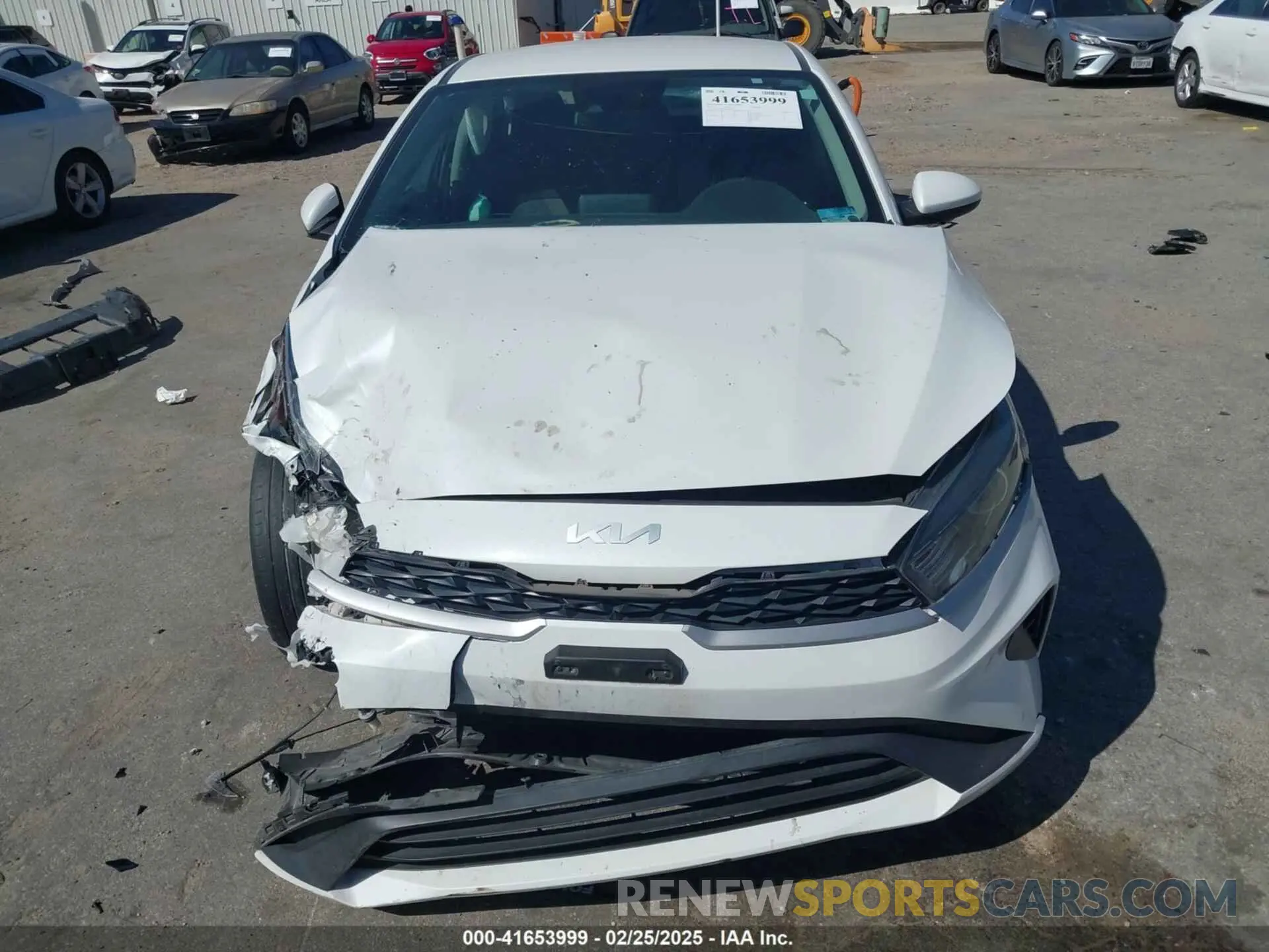 11 Photograph of a damaged car 3KPF24AD9NE446725 KIA FORTE 2022