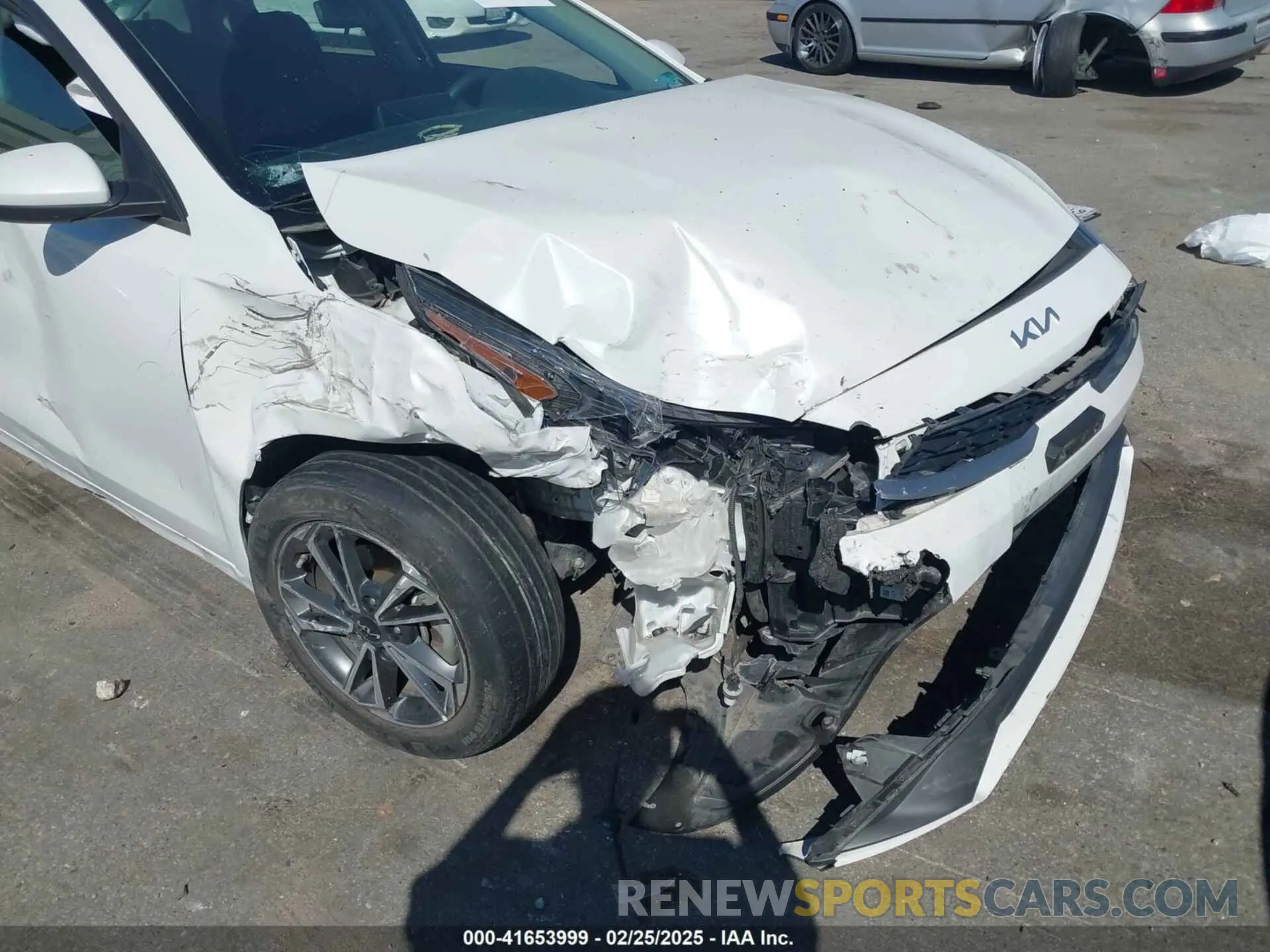 6 Photograph of a damaged car 3KPF24AD9NE446725 KIA FORTE 2022