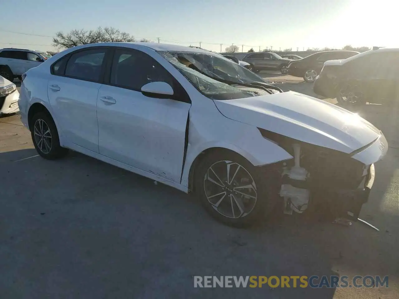 4 Фотография поврежденного автомобиля 3KPF24AD9NE451732 KIA FORTE 2022