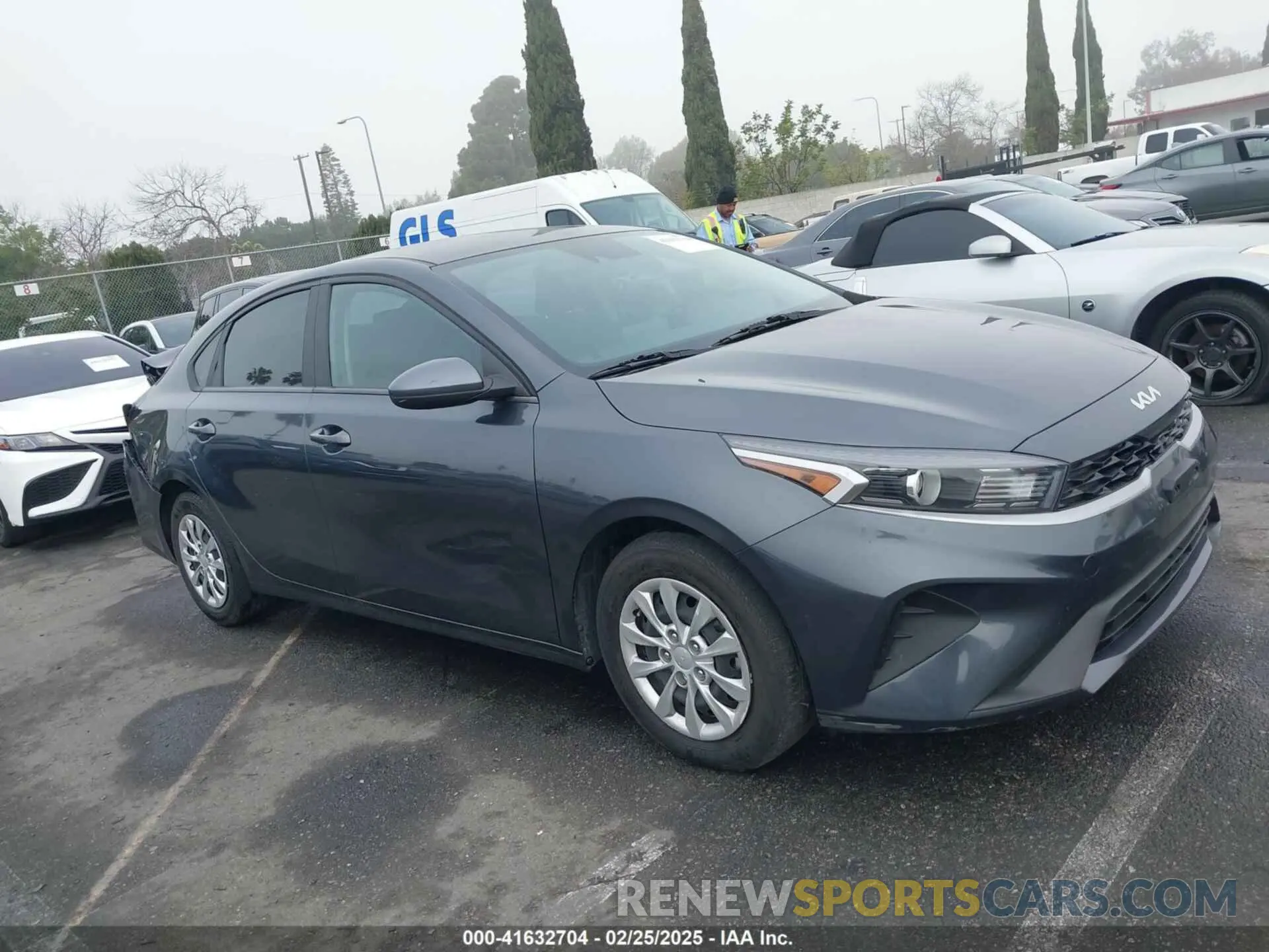 13 Photograph of a damaged car 3KPF24AD9NE463704 KIA FORTE 2022