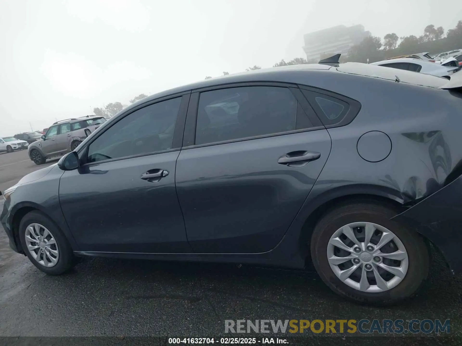14 Photograph of a damaged car 3KPF24AD9NE463704 KIA FORTE 2022