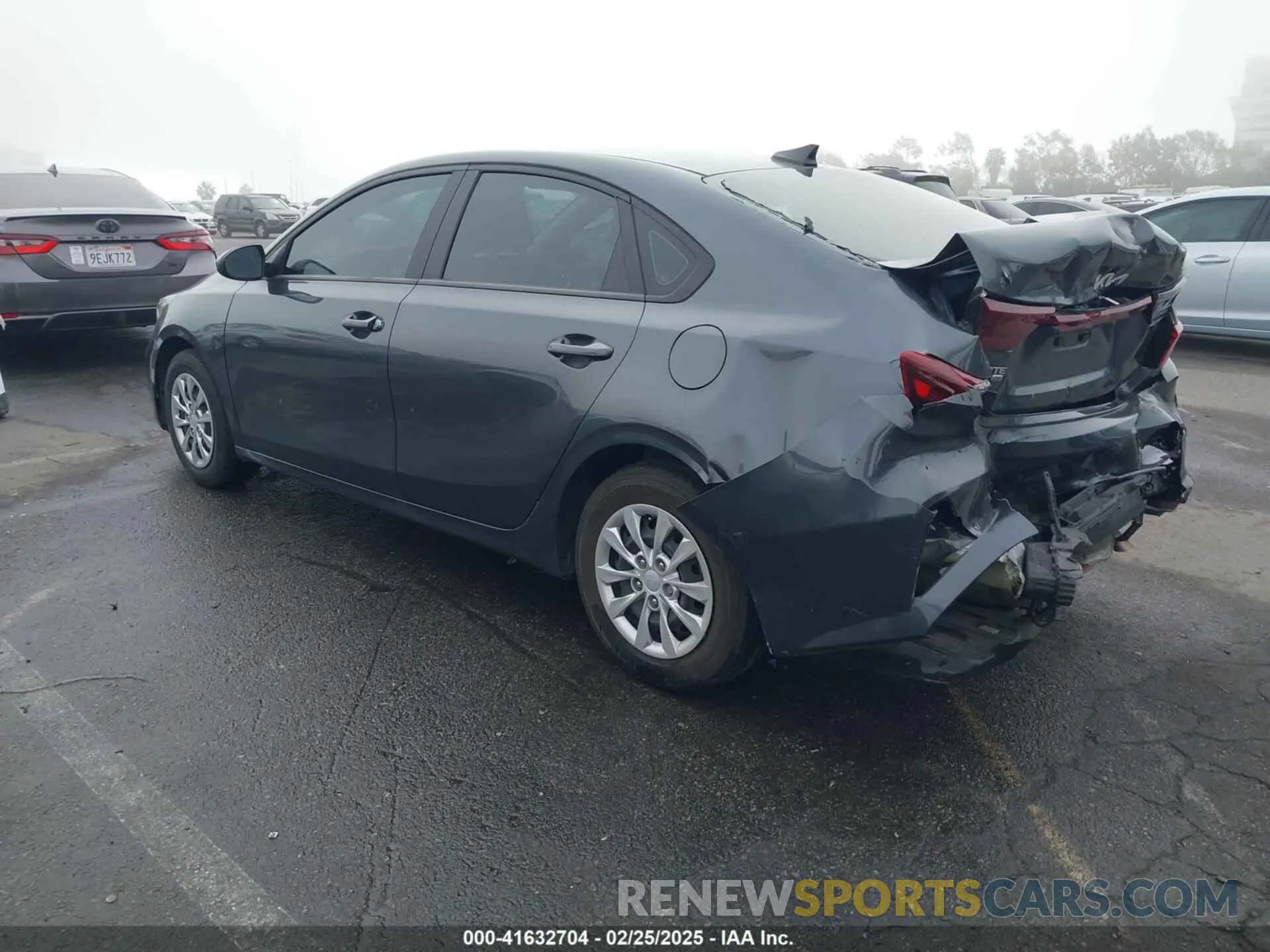 3 Photograph of a damaged car 3KPF24AD9NE463704 KIA FORTE 2022