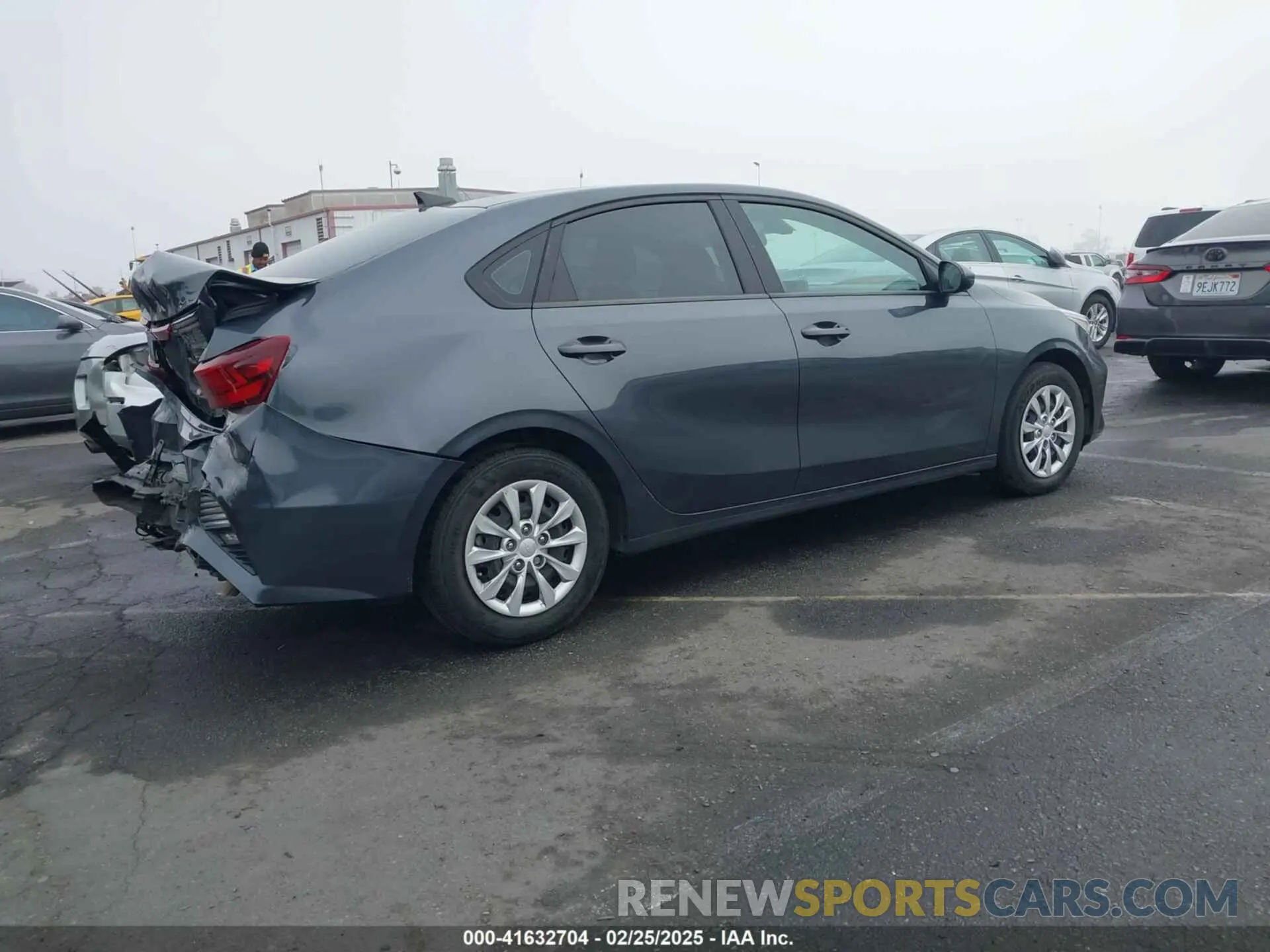 4 Photograph of a damaged car 3KPF24AD9NE463704 KIA FORTE 2022