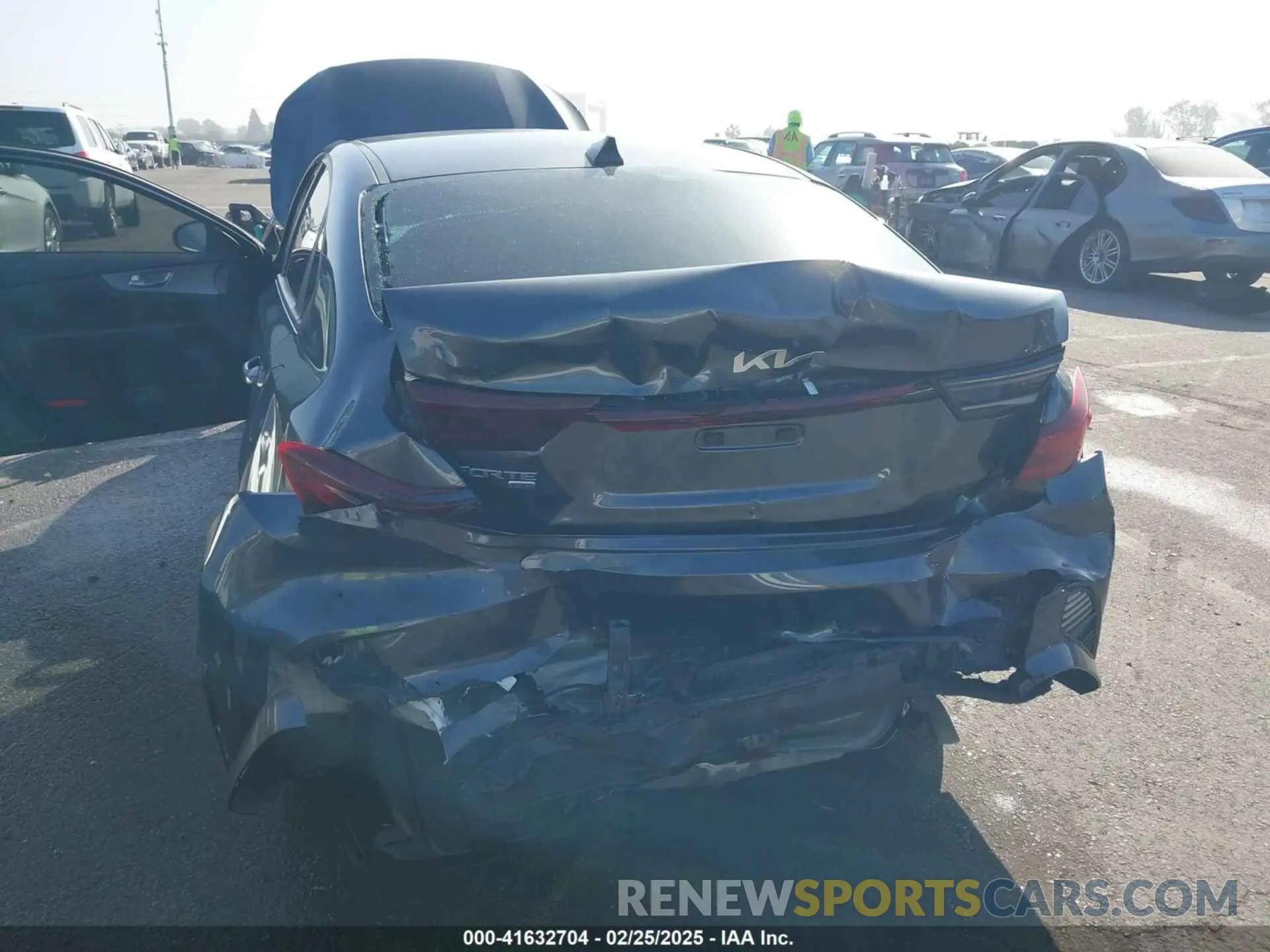 6 Photograph of a damaged car 3KPF24AD9NE463704 KIA FORTE 2022