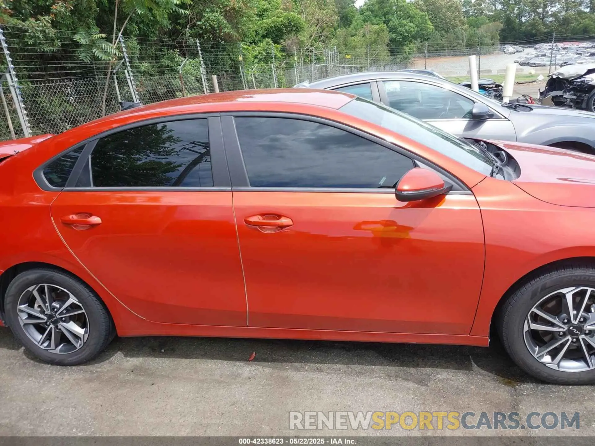 13 Photograph of a damaged car 3KPF24AD9NE467123 KIA FORTE 2022