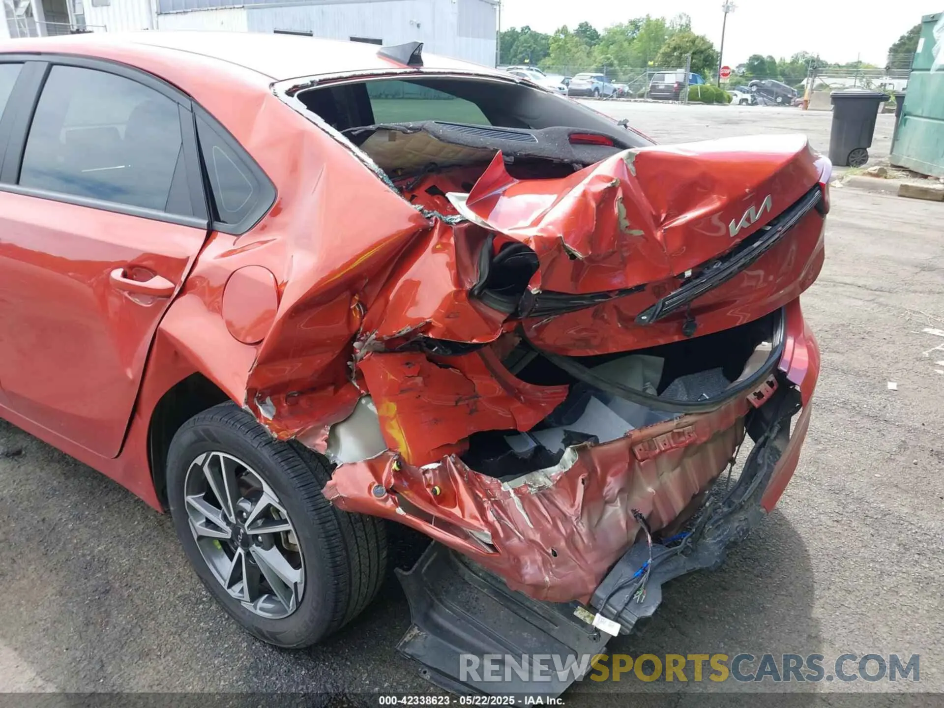 17 Photograph of a damaged car 3KPF24AD9NE467123 KIA FORTE 2022