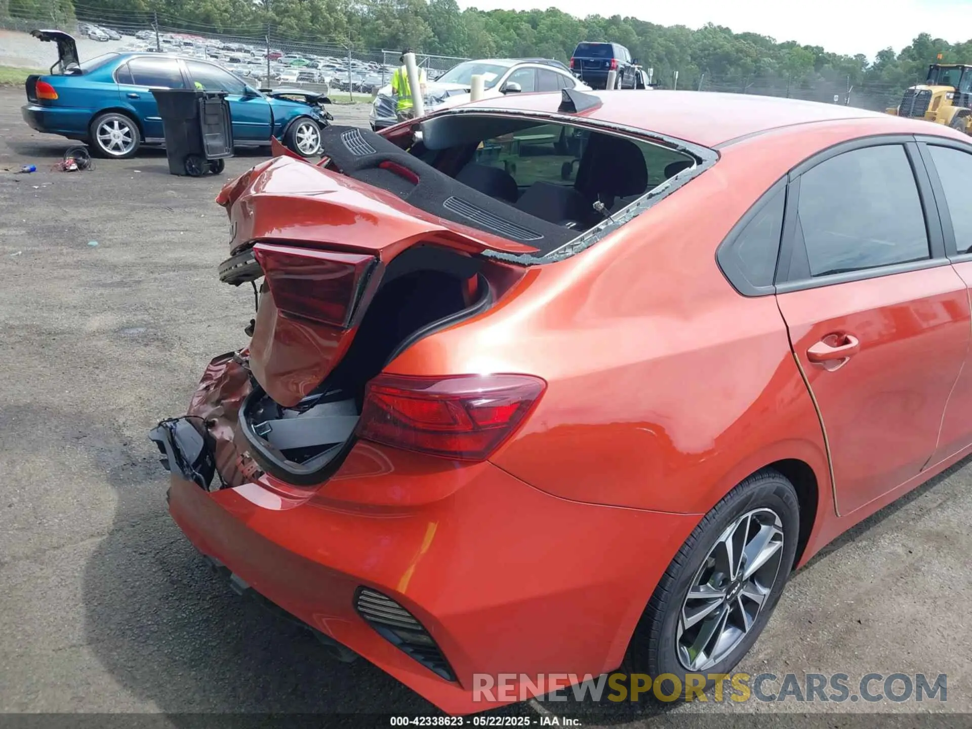 18 Photograph of a damaged car 3KPF24AD9NE467123 KIA FORTE 2022