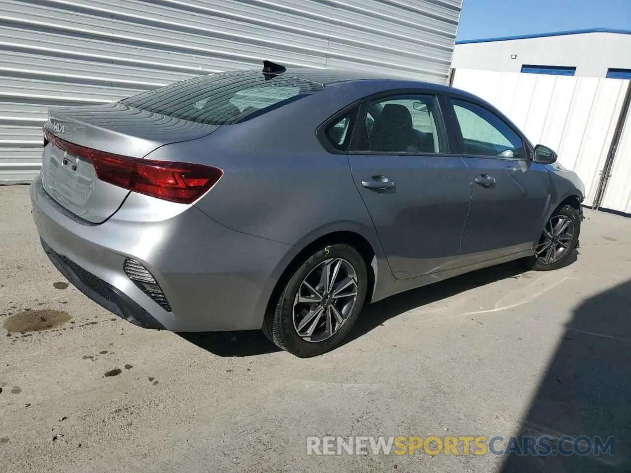 3 Photograph of a damaged car 3KPF24AD9NE480826 KIA FORTE 2022