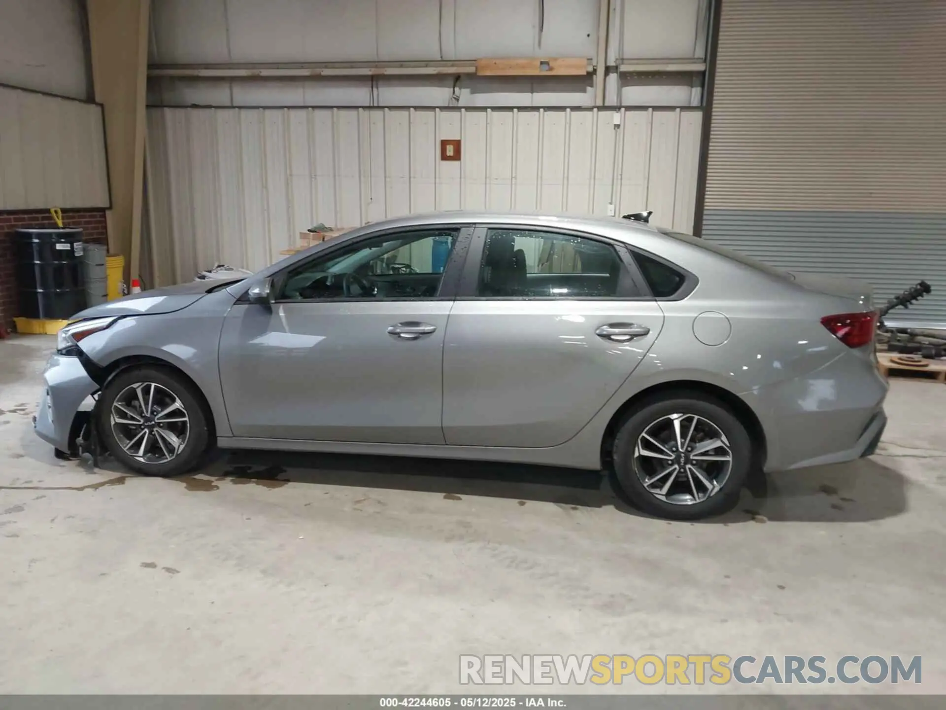 14 Photograph of a damaged car 3KPF24AD9NE487937 KIA FORTE 2022