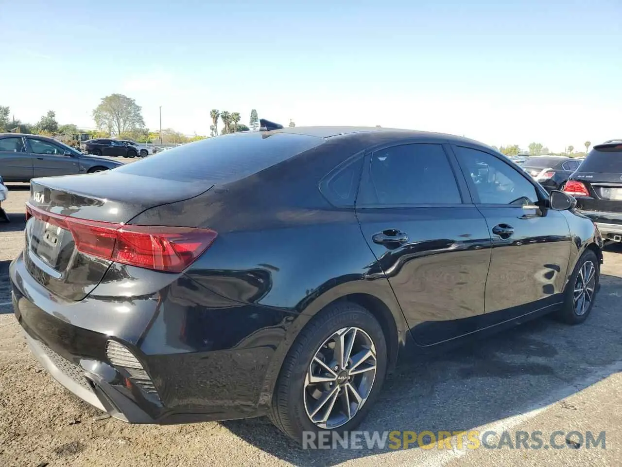 3 Photograph of a damaged car 3KPF24ADXNE433367 KIA FORTE 2022