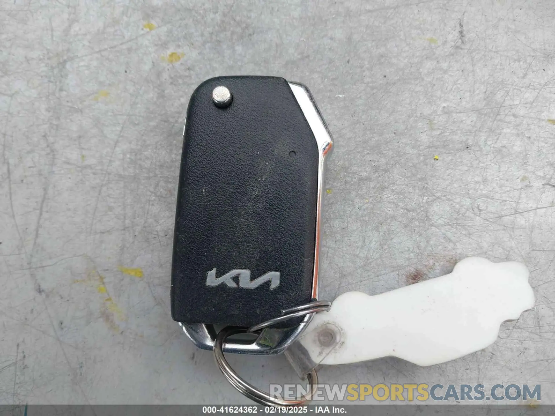 11 Photograph of a damaged car 3KPF24ADXNE435362 KIA FORTE 2022