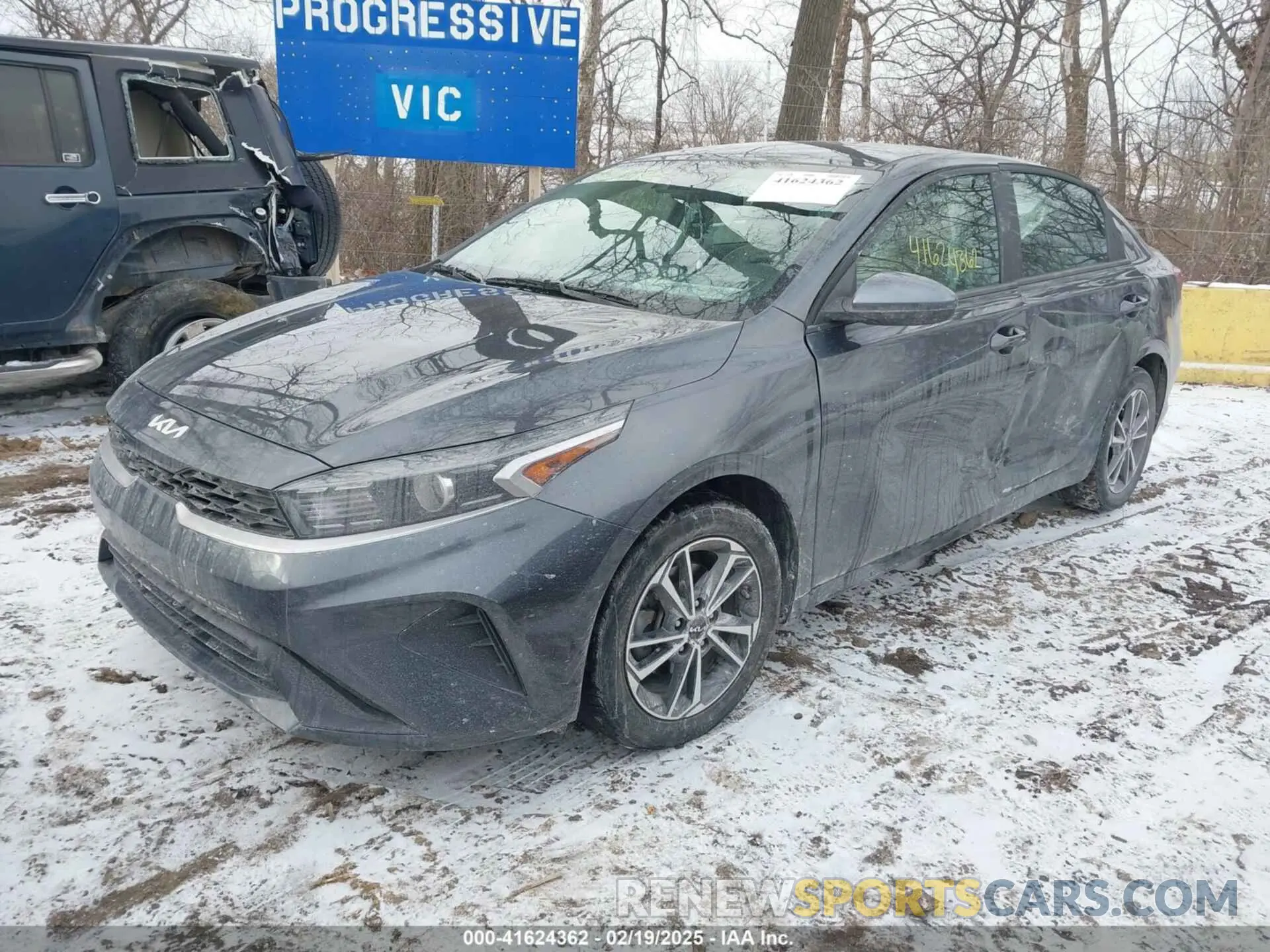 2 Photograph of a damaged car 3KPF24ADXNE435362 KIA FORTE 2022