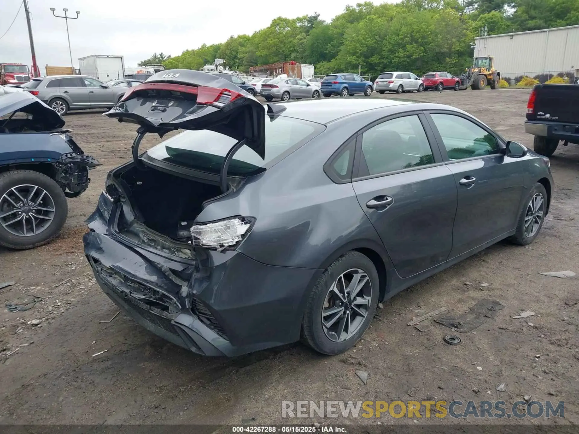 4 Photograph of a damaged car 3KPF24ADXNE448824 KIA FORTE 2022
