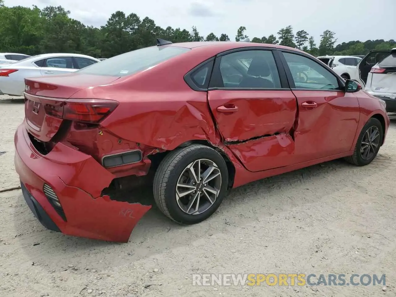 3 Photograph of a damaged car 3KPF24ADXNE496632 KIA FORTE 2022