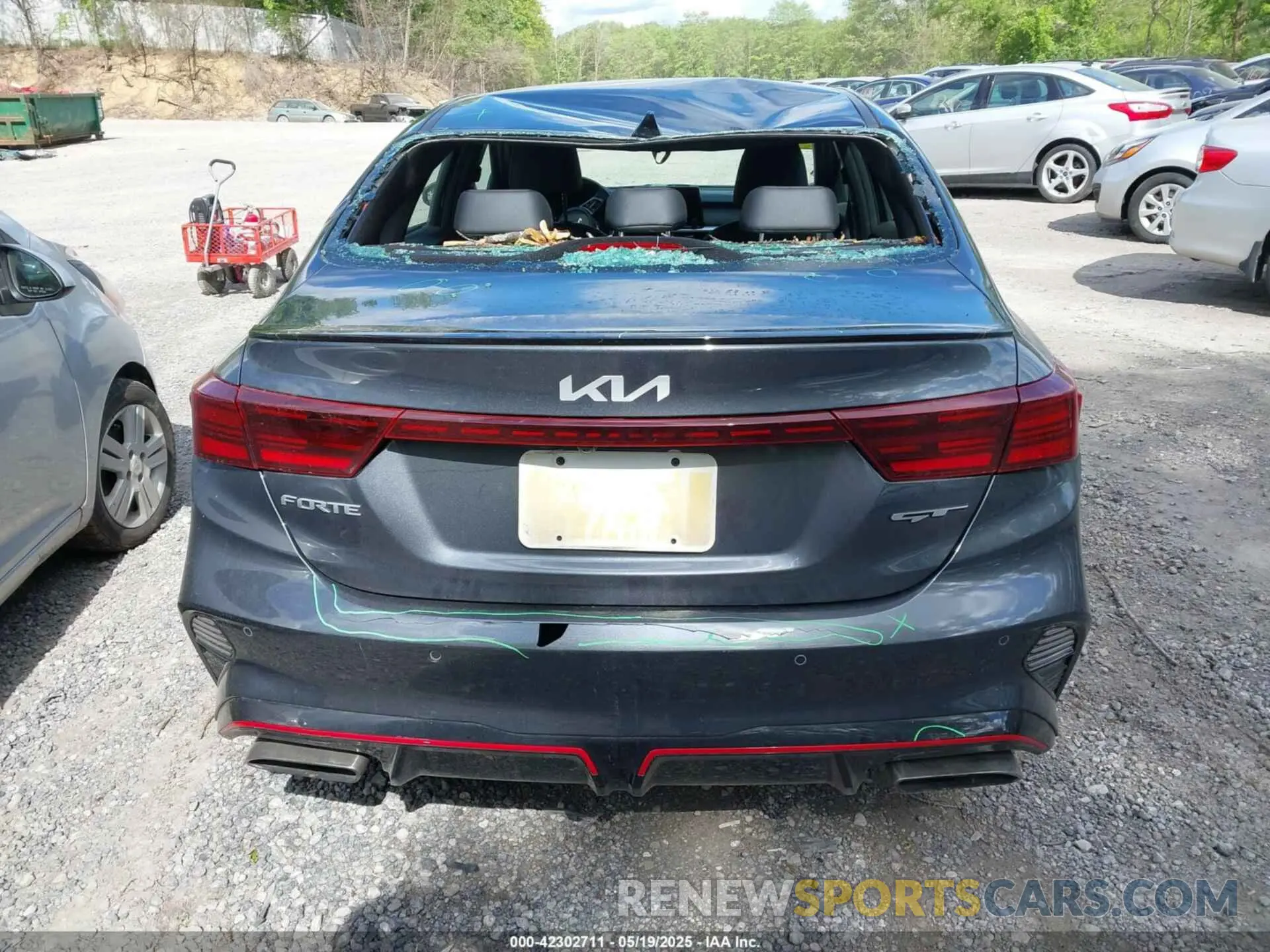 17 Photograph of a damaged car 3KPF44AC3NE492665 KIA FORTE 2022