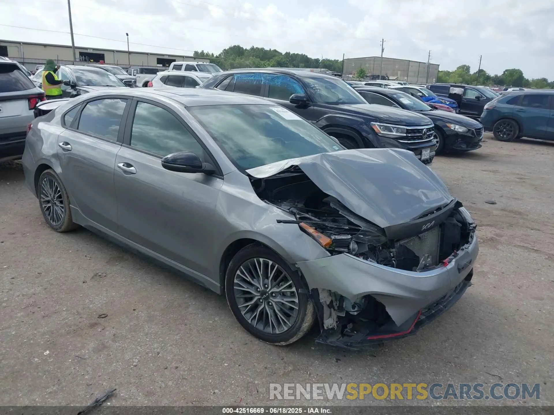 1 Photograph of a damaged car 3KPF54AD0NE488918 KIA FORTE 2022