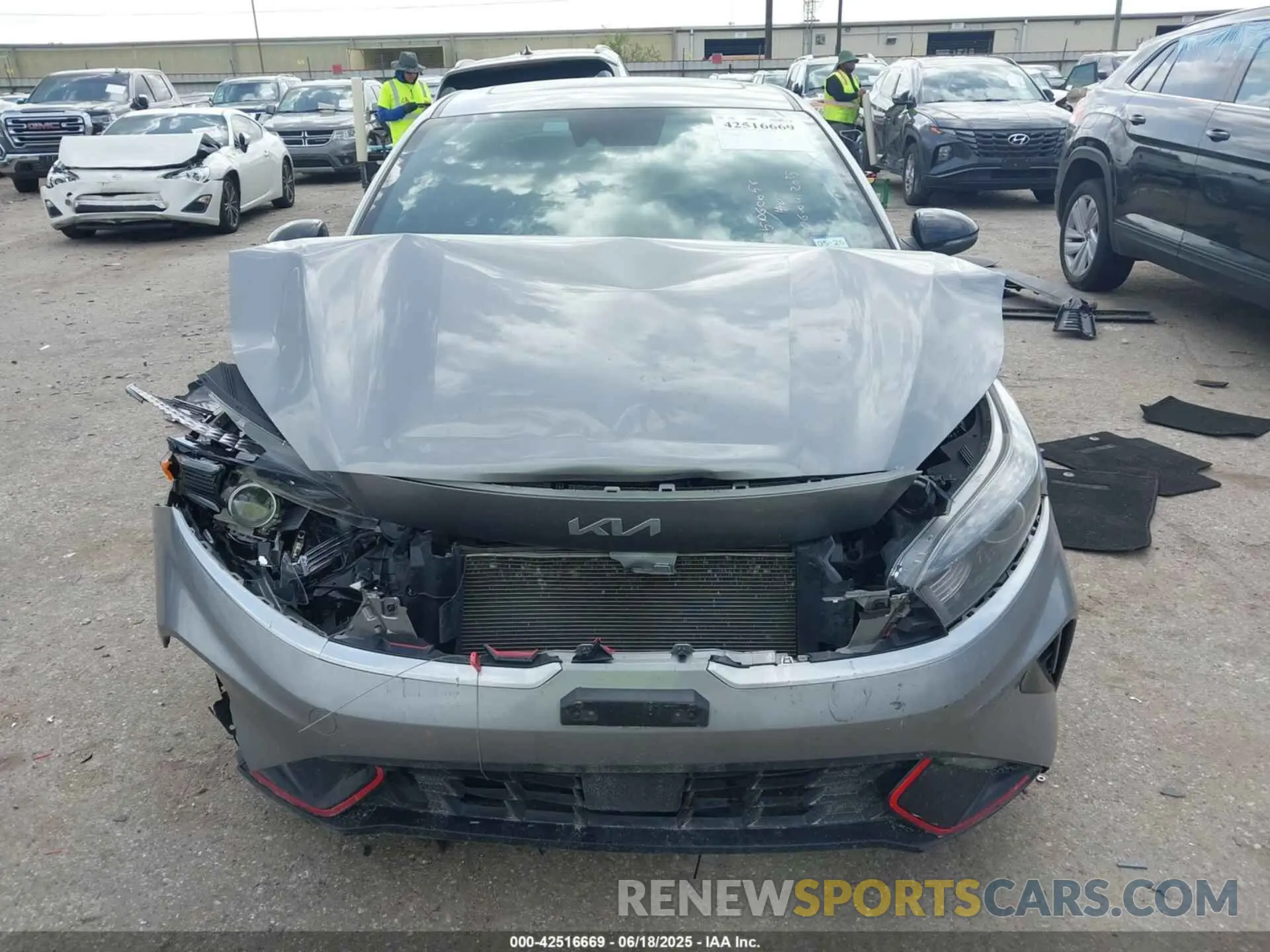 12 Photograph of a damaged car 3KPF54AD0NE488918 KIA FORTE 2022