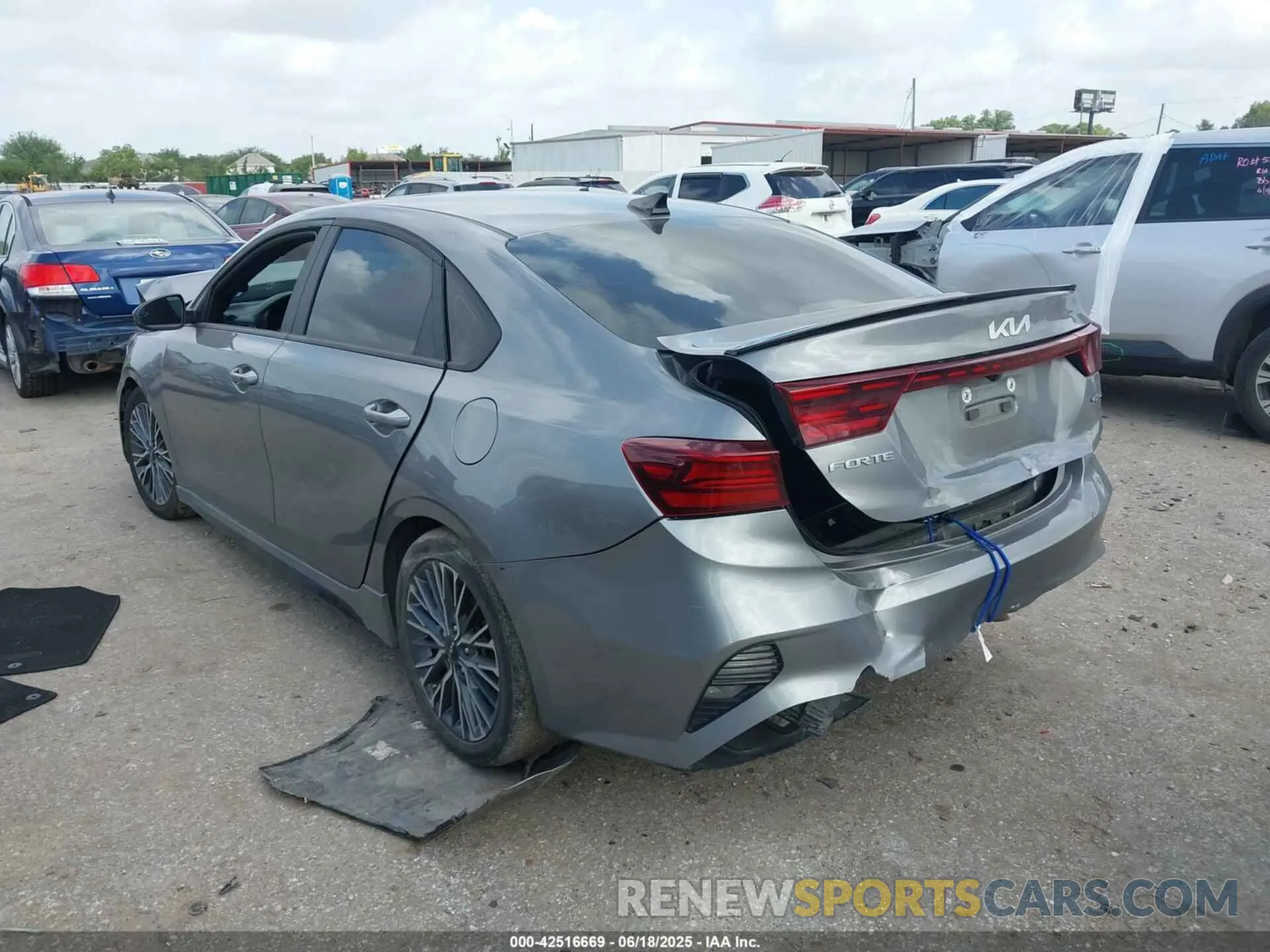 3 Photograph of a damaged car 3KPF54AD0NE488918 KIA FORTE 2022