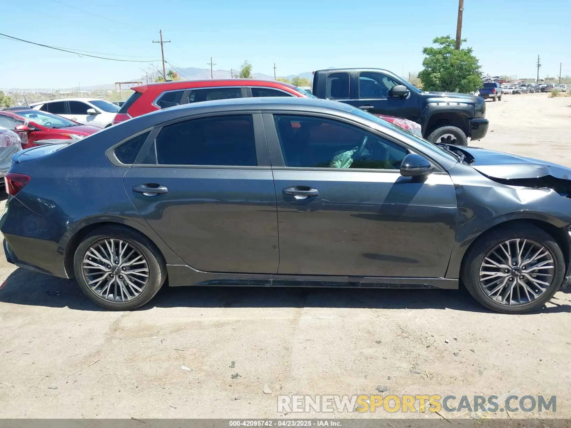 13 Фотография поврежденного автомобиля 3KPF54AD0NE506964 KIA FORTE 2022