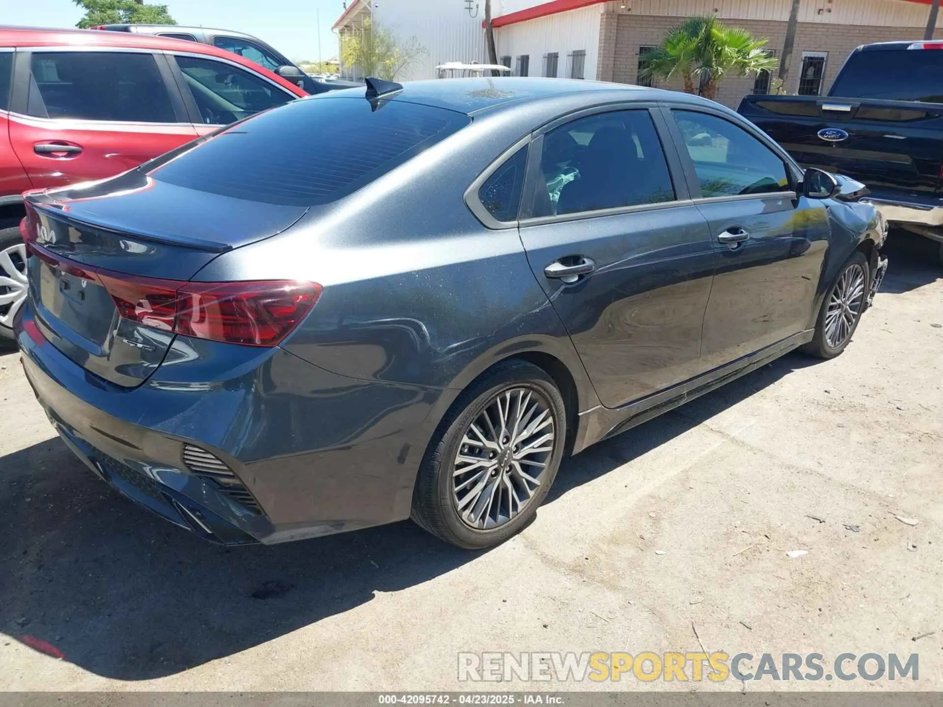 4 Фотография поврежденного автомобиля 3KPF54AD0NE506964 KIA FORTE 2022