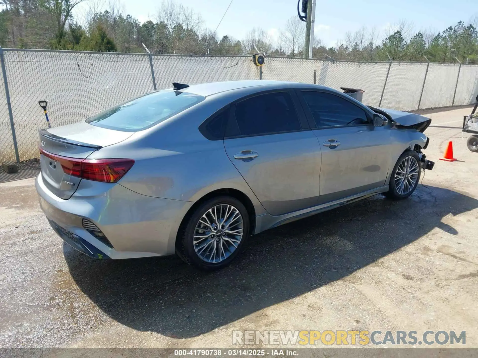 4 Фотография поврежденного автомобиля 3KPF54AD1NE435919 KIA FORTE 2022