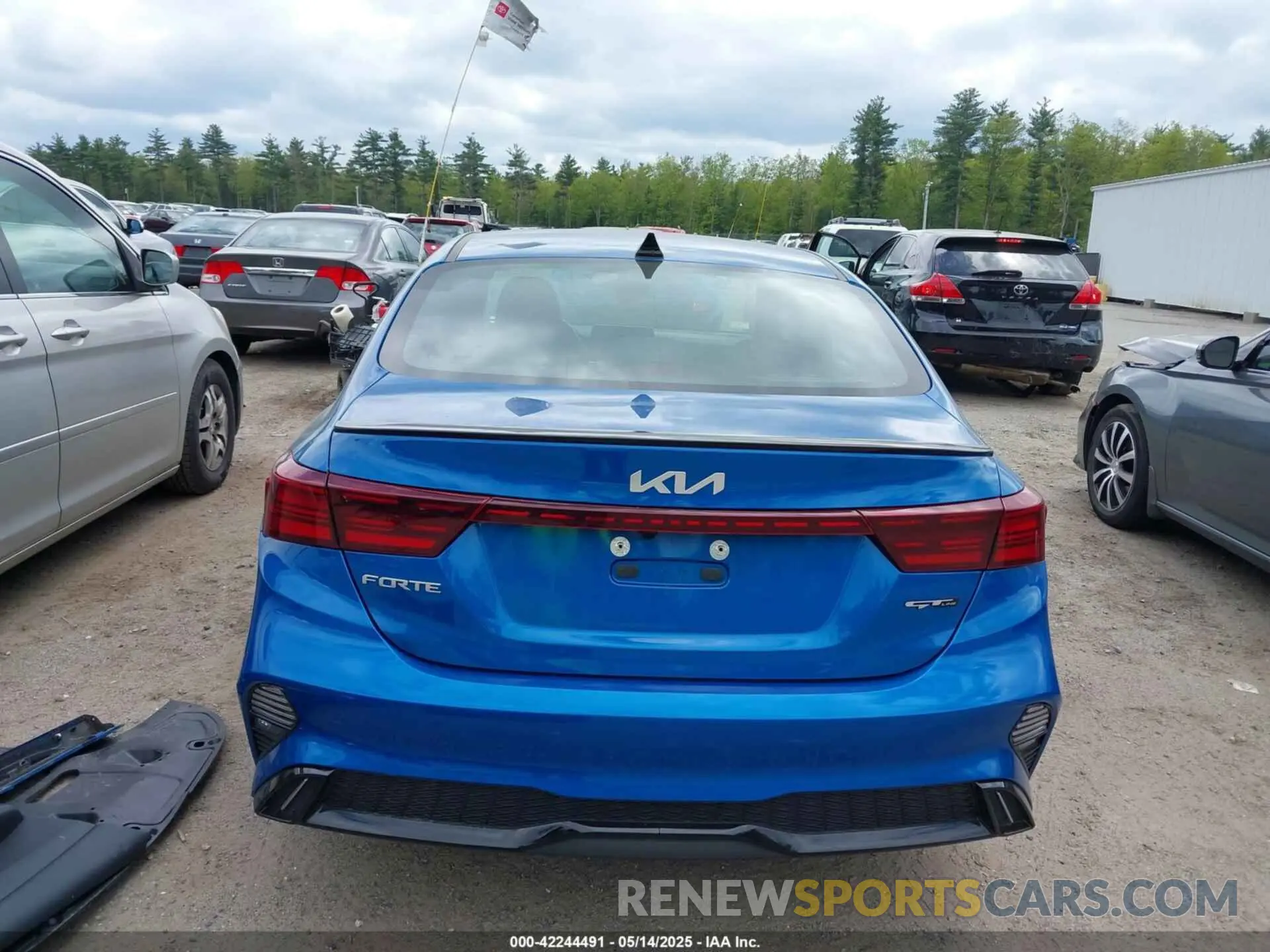 17 Photograph of a damaged car 3KPF54AD1NE477930 KIA FORTE 2022