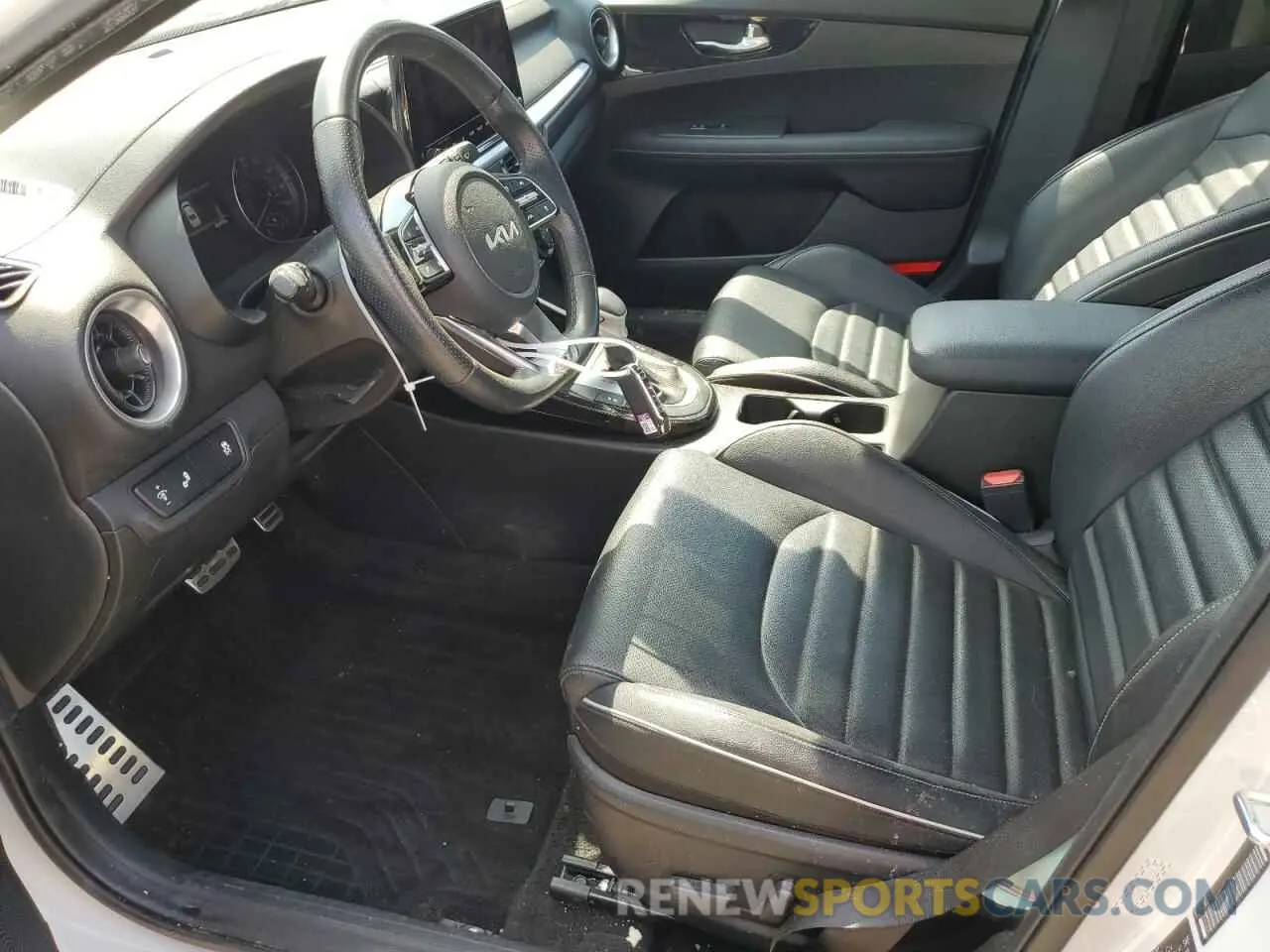 7 Фотография поврежденного автомобиля 3KPF54AD3NE455072 KIA FORTE 2022