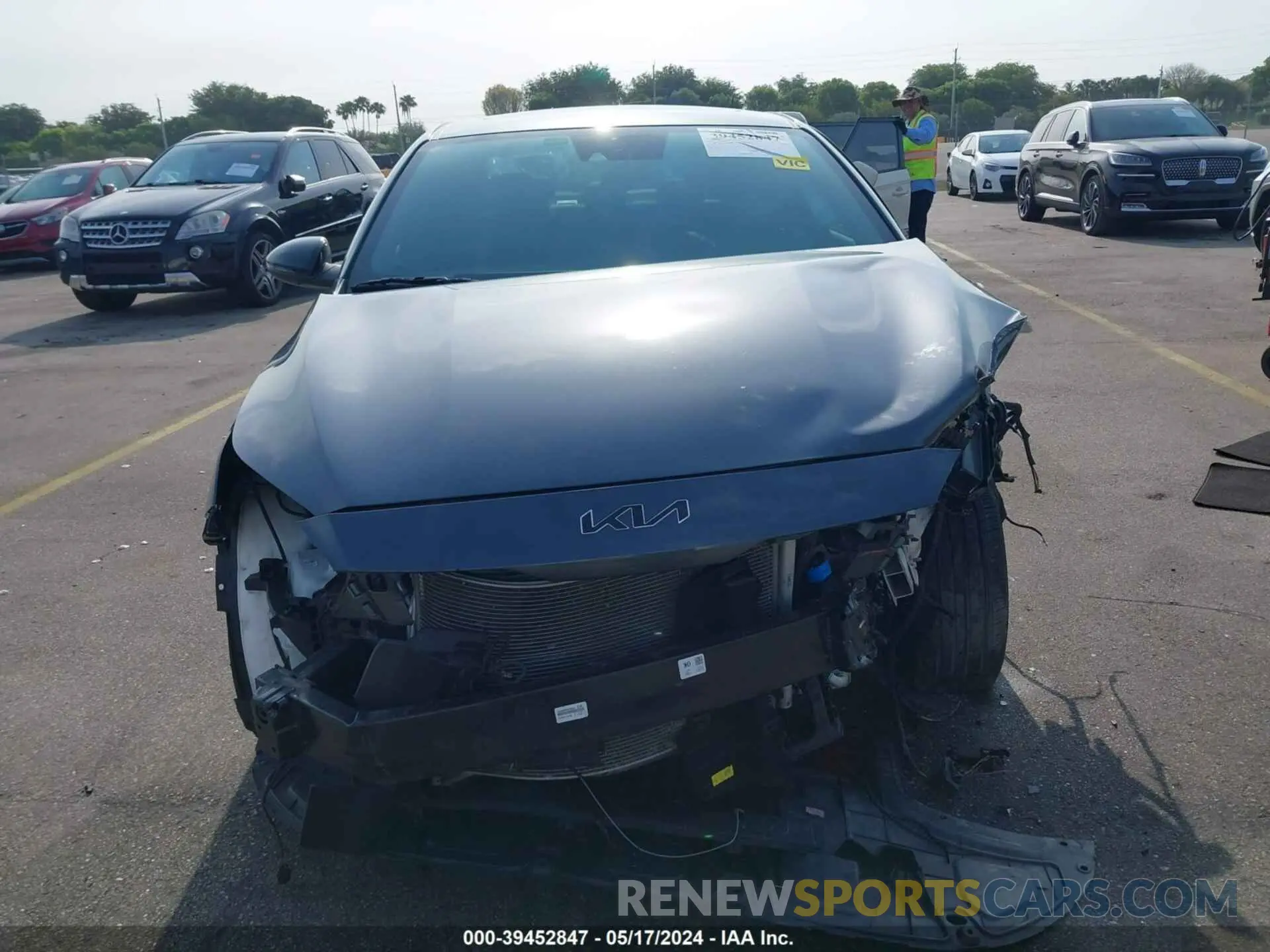 11 Photograph of a damaged car 3KPF54AD4NE444761 KIA FORTE 2022