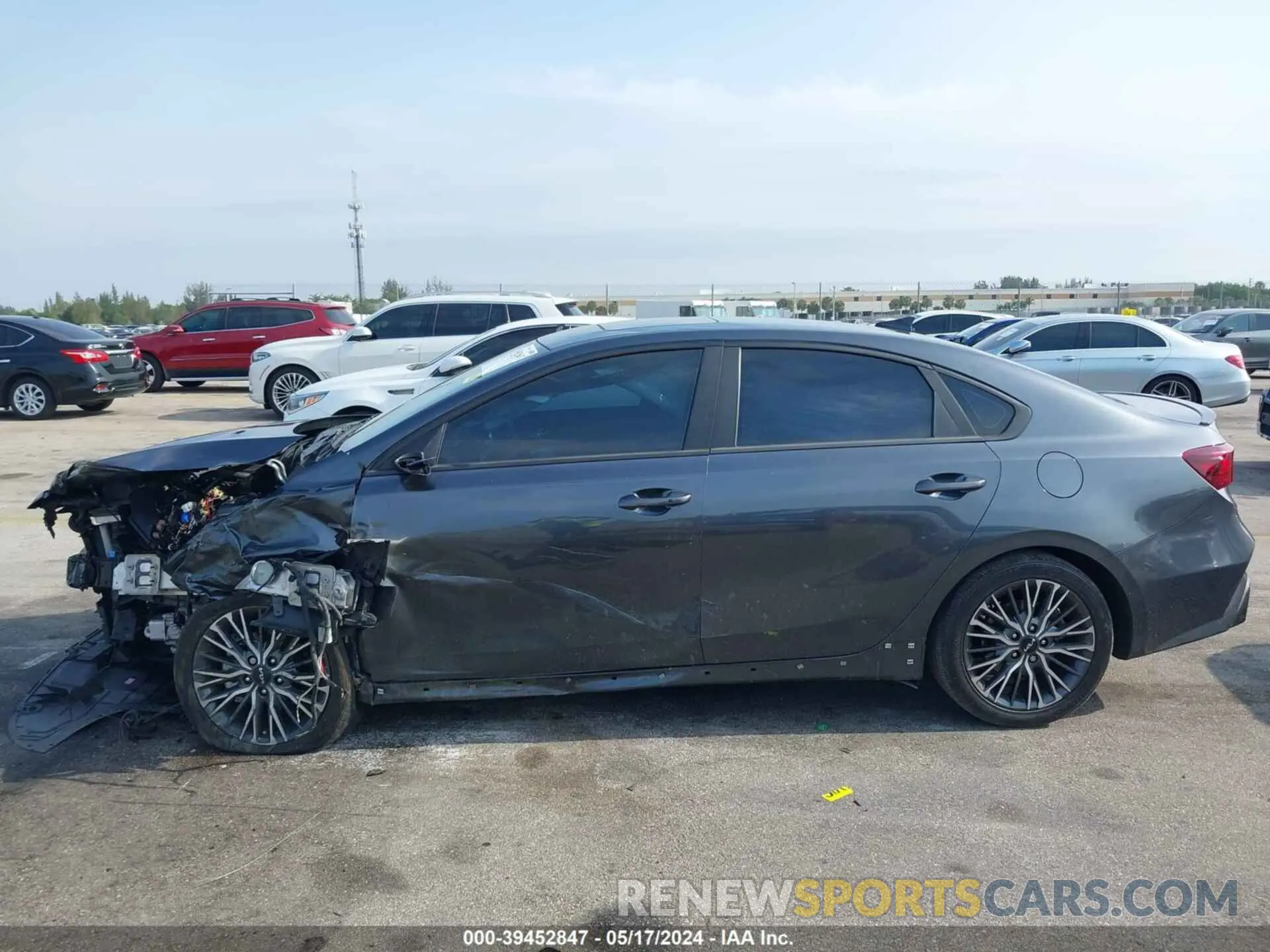 13 Photograph of a damaged car 3KPF54AD4NE444761 KIA FORTE 2022