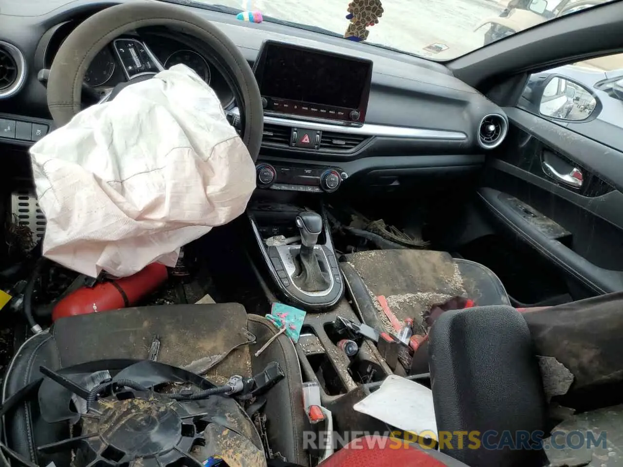 8 Photograph of a damaged car 3KPF54AD4NE487688 KIA FORTE 2022