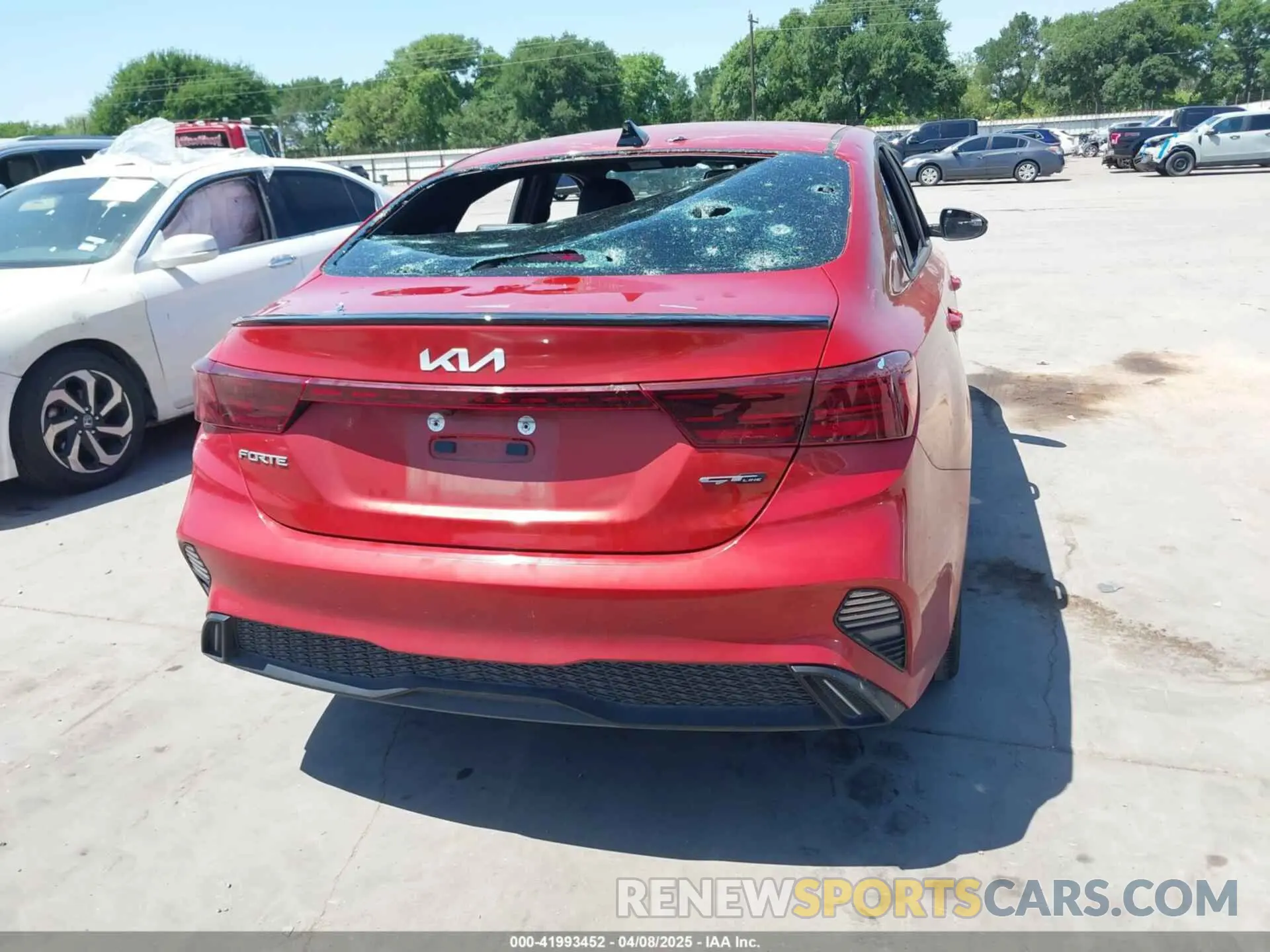 16 Photograph of a damaged car 3KPF54AD5NE485769 KIA FORTE 2022
