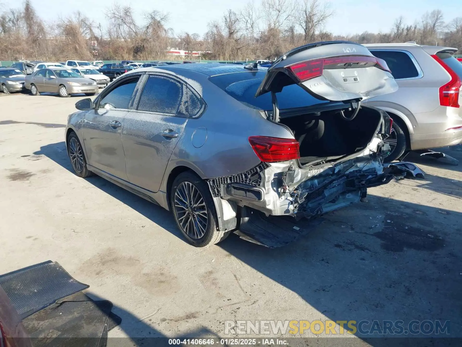 3 Фотография поврежденного автомобиля 3KPF54AD9NE471518 KIA FORTE 2022
