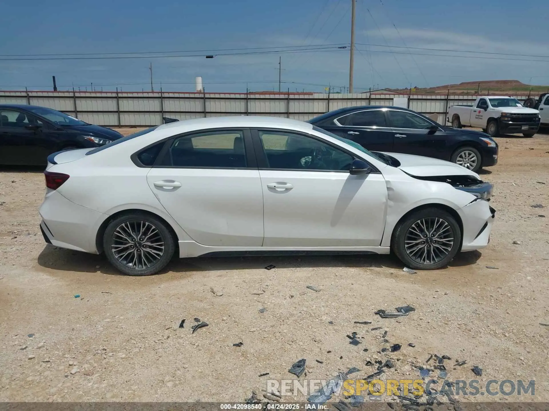 13 Photograph of a damaged car 3KPF54ADXNE430556 KIA FORTE 2022