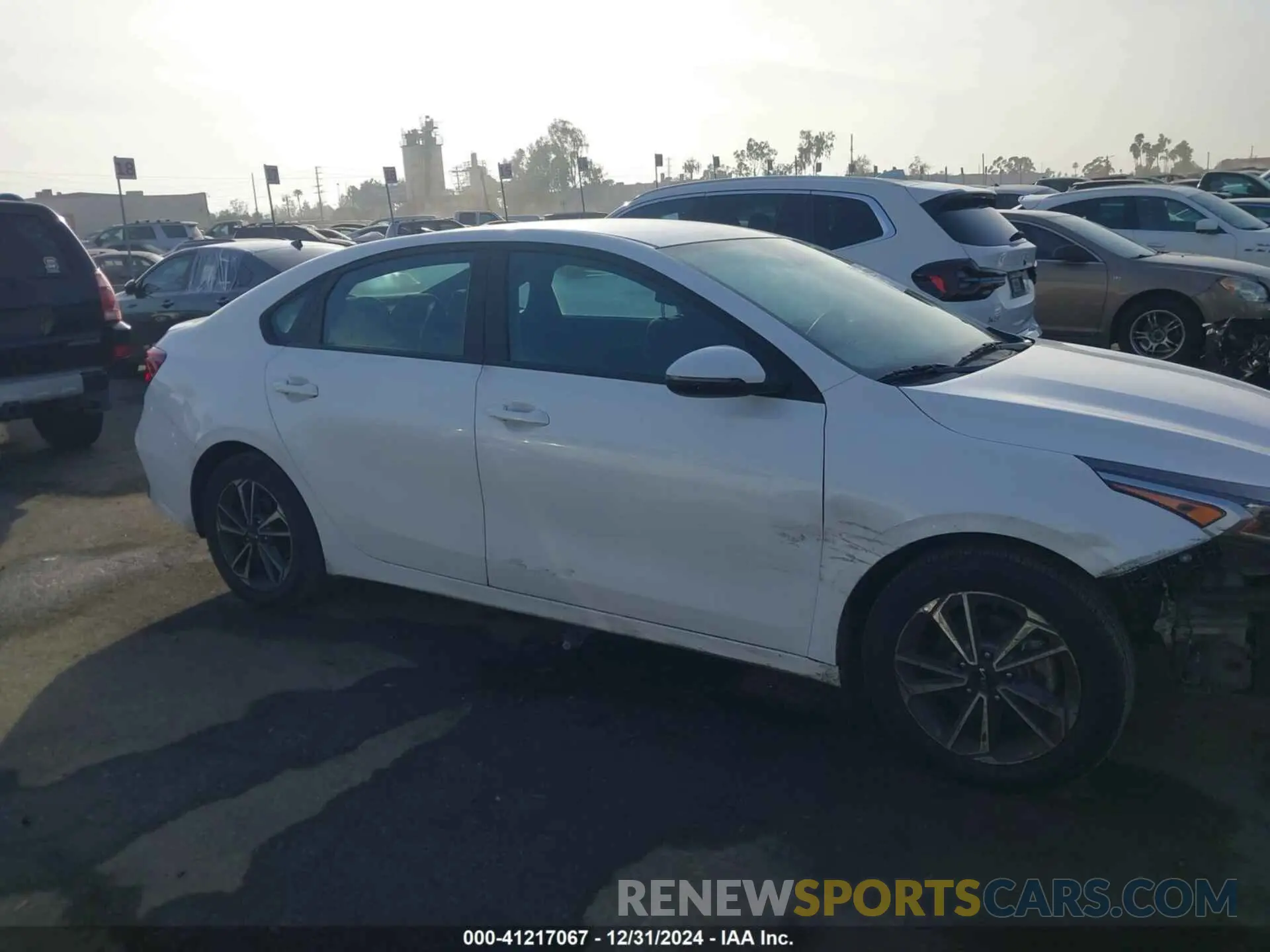 14 Photograph of a damaged car 3KPF24AD0PE514297 KIA FORTE 2023