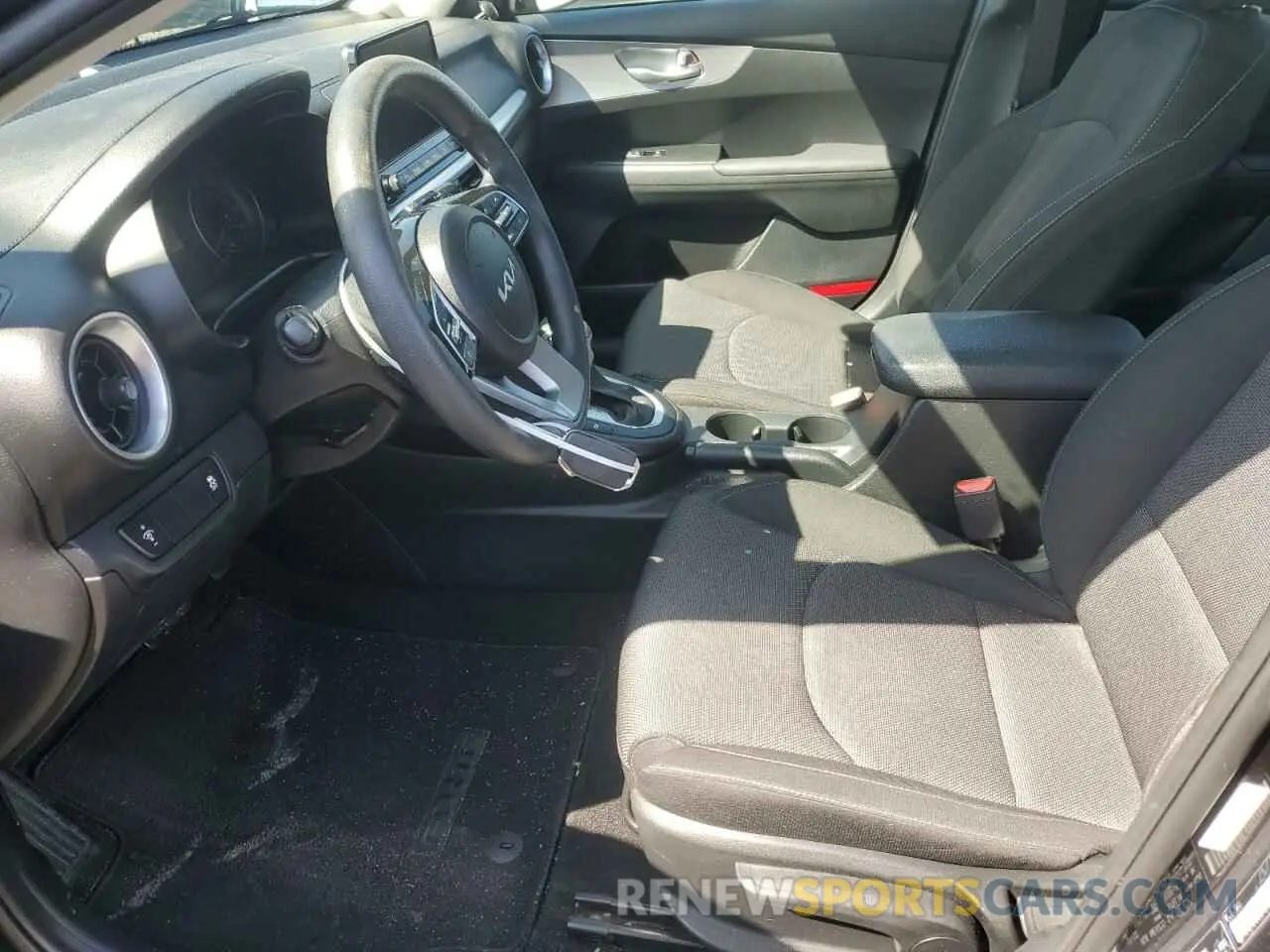 7 Photograph of a damaged car 3KPF24AD0PE522089 KIA FORTE 2023