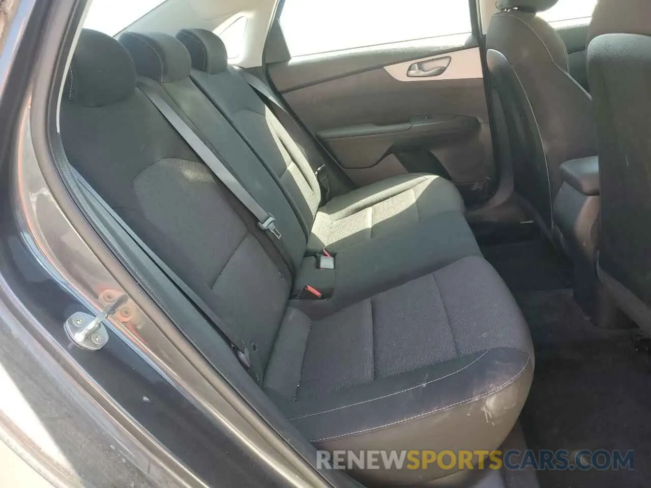 10 Фотография поврежденного автомобиля 3KPF24AD0PE527051 KIA FORTE 2023