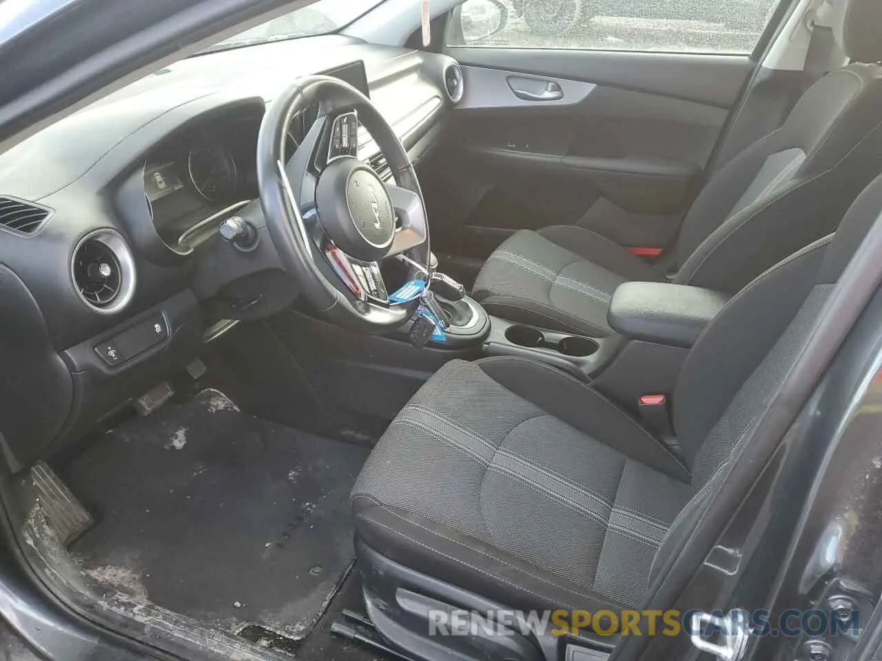 7 Фотография поврежденного автомобиля 3KPF24AD0PE546828 KIA FORTE 2023