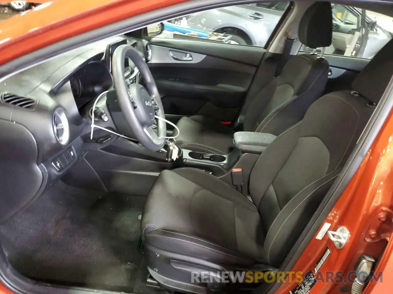7 Фотография поврежденного автомобиля 3KPF24AD0PE552502 KIA FORTE 2023