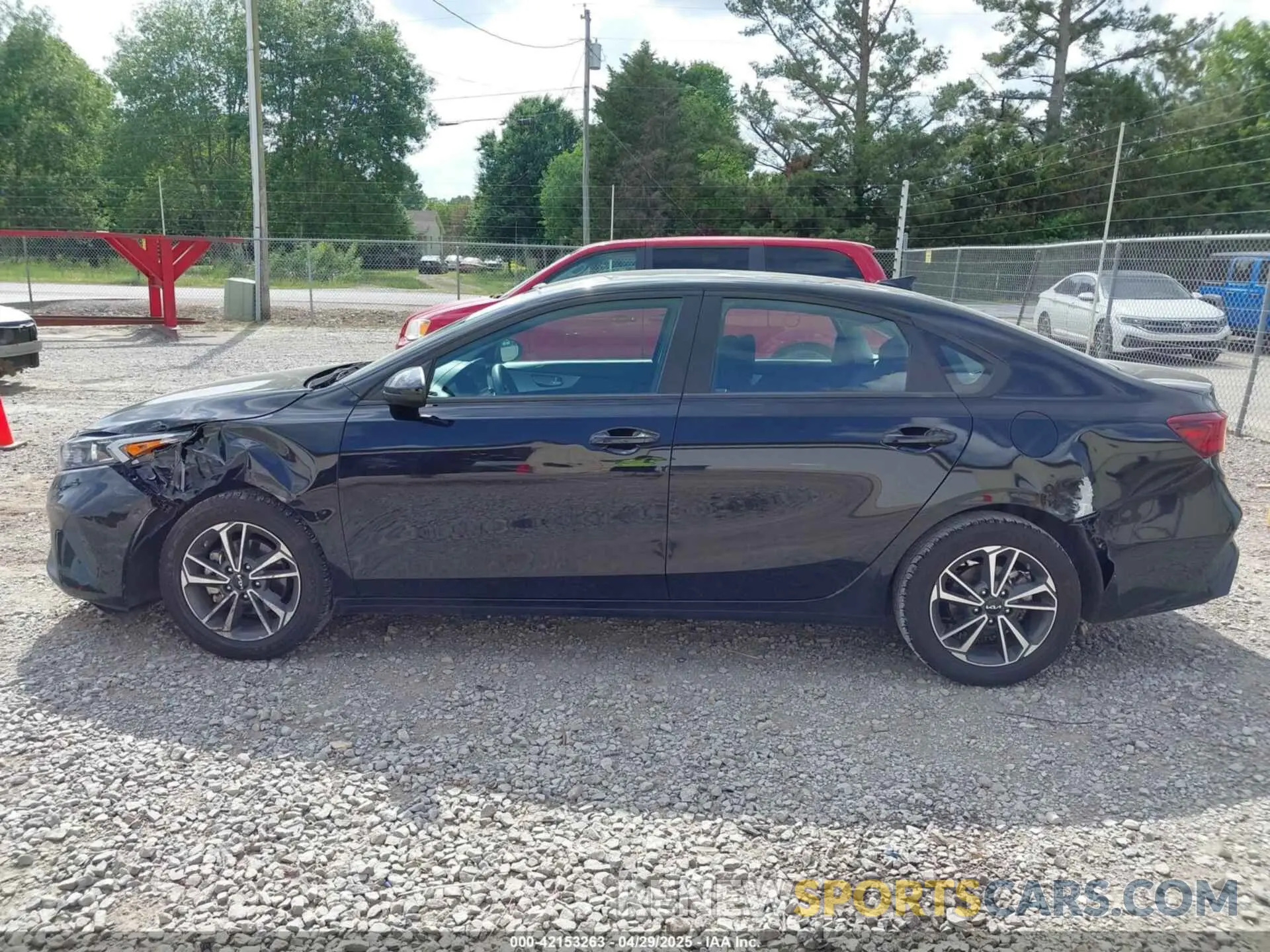 14 Photograph of a damaged car 3KPF24AD0PE612116 KIA FORTE 2023
