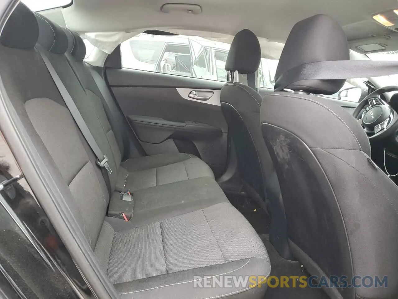 10 Фотография поврежденного автомобиля 3KPF24AD0PE644581 KIA FORTE 2023