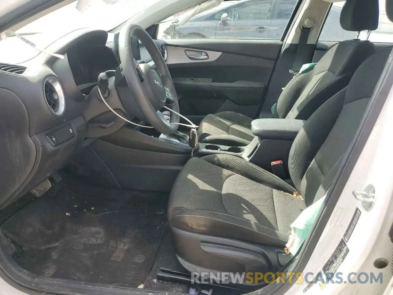 7 Фотография поврежденного автомобиля 3KPF24AD0PE654754 KIA FORTE 2023