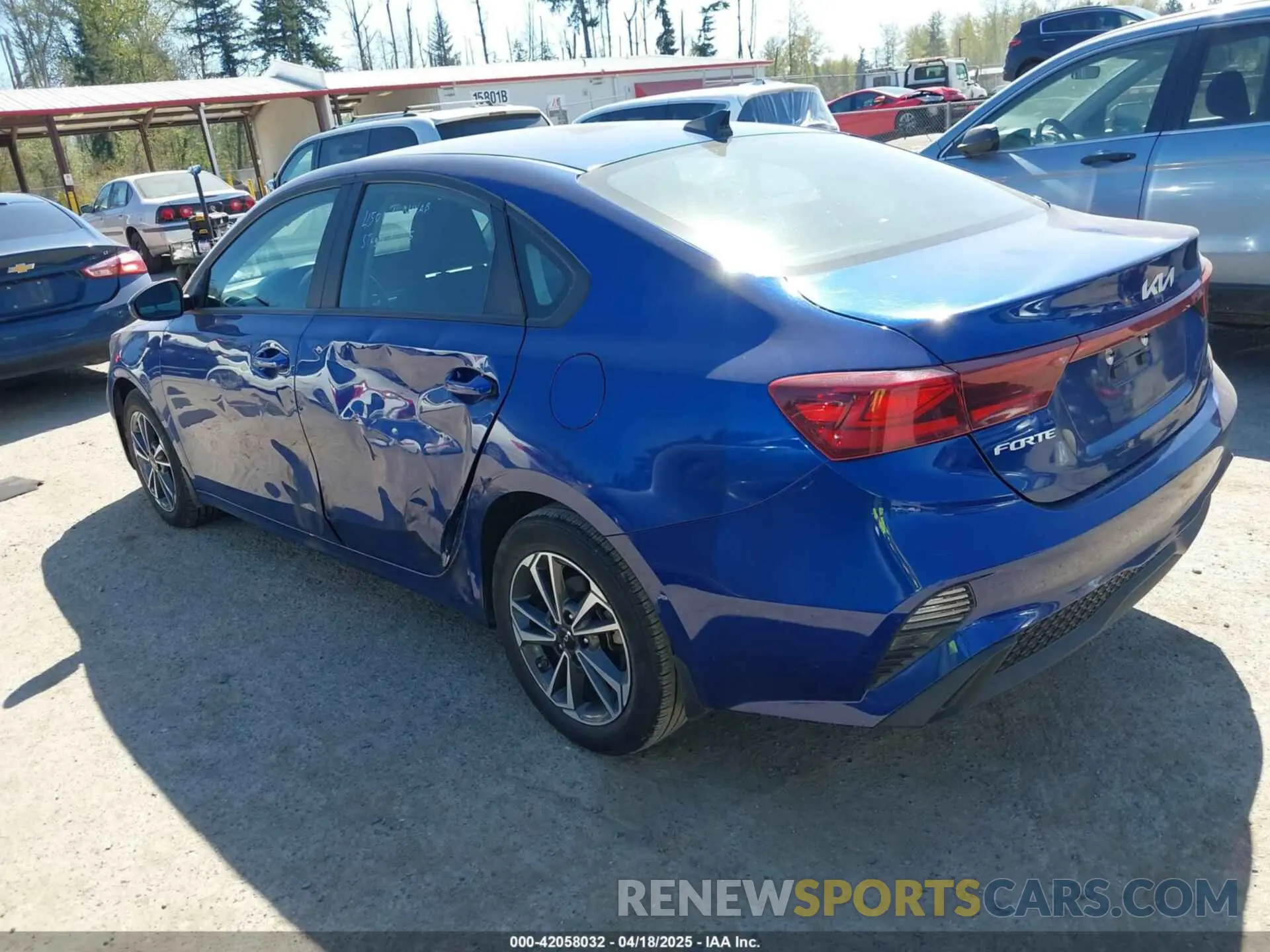 3 Фотография поврежденного автомобиля 3KPF24AD0PE661994 KIA FORTE 2023