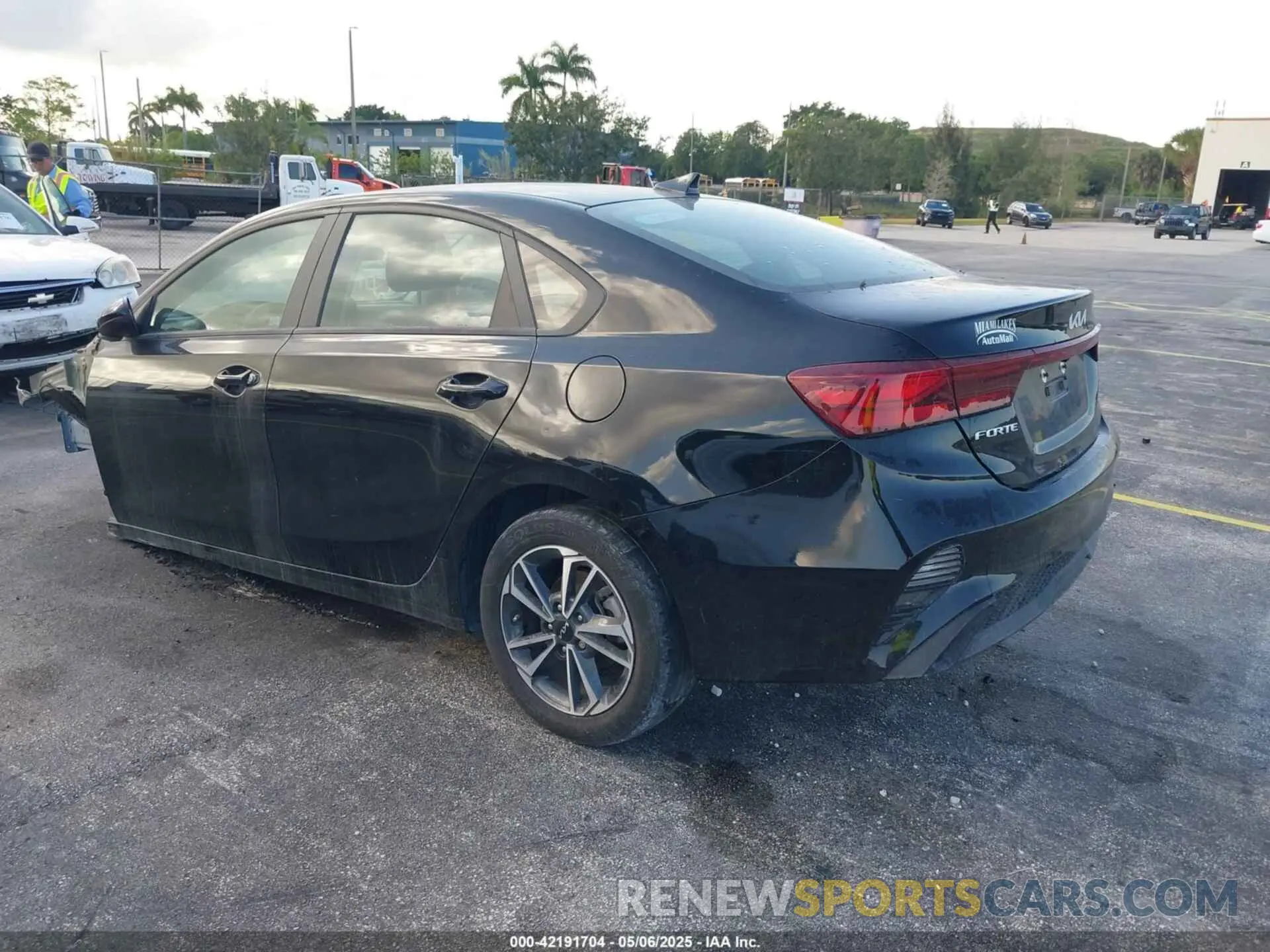 3 Фотография поврежденного автомобиля 3KPF24AD0PE663485 KIA FORTE 2023