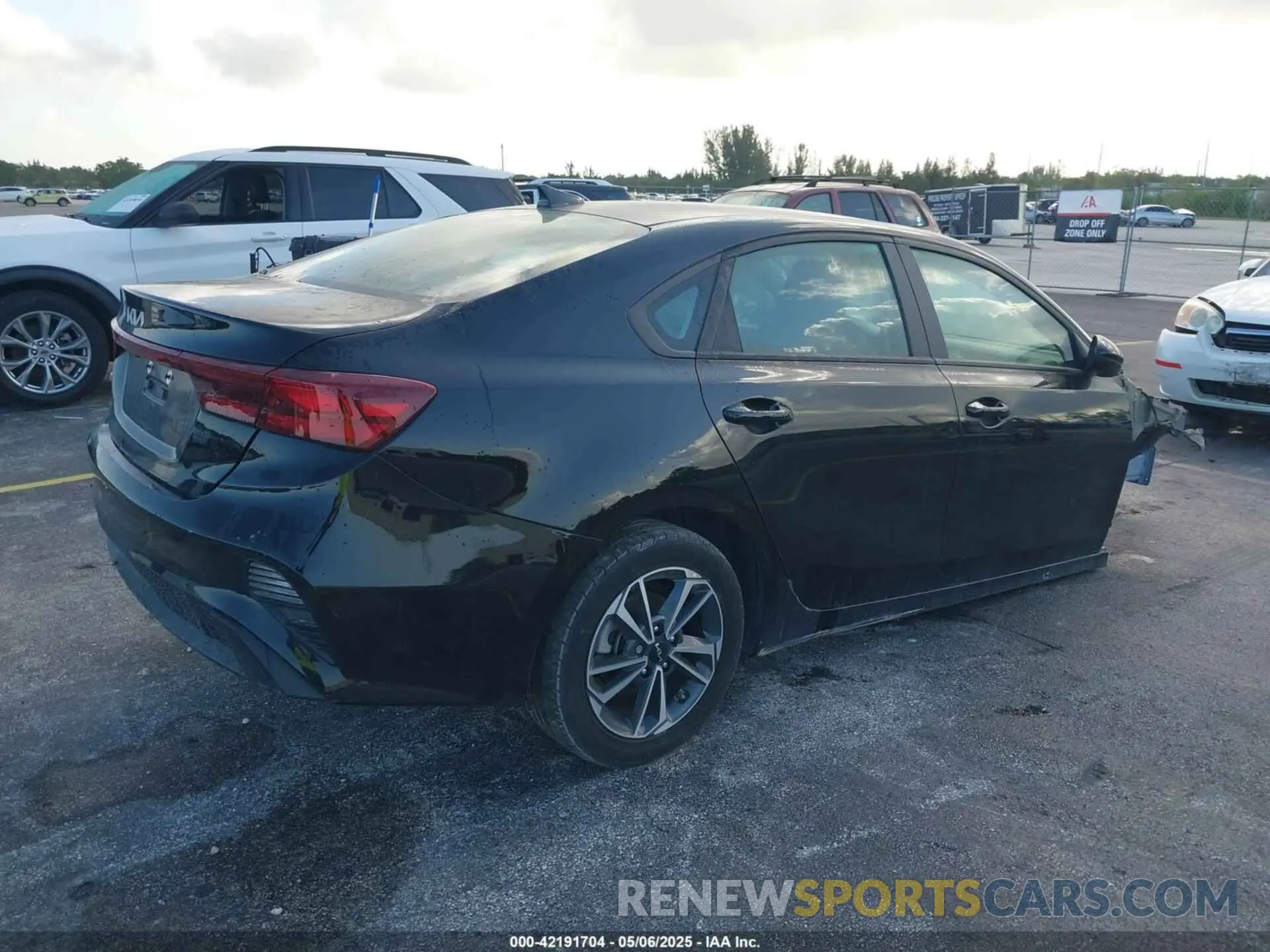 4 Фотография поврежденного автомобиля 3KPF24AD0PE663485 KIA FORTE 2023